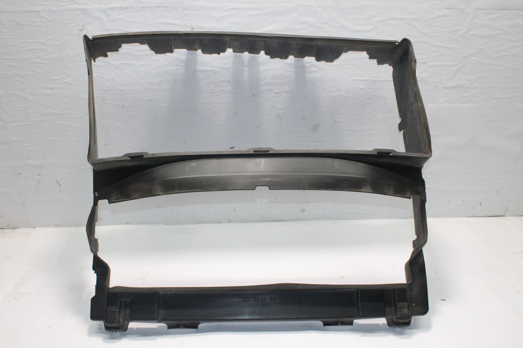 2014 RANGE ROVER VOGUE L405 Radiator Air Intake Guide Panel CPLA-8C464-A