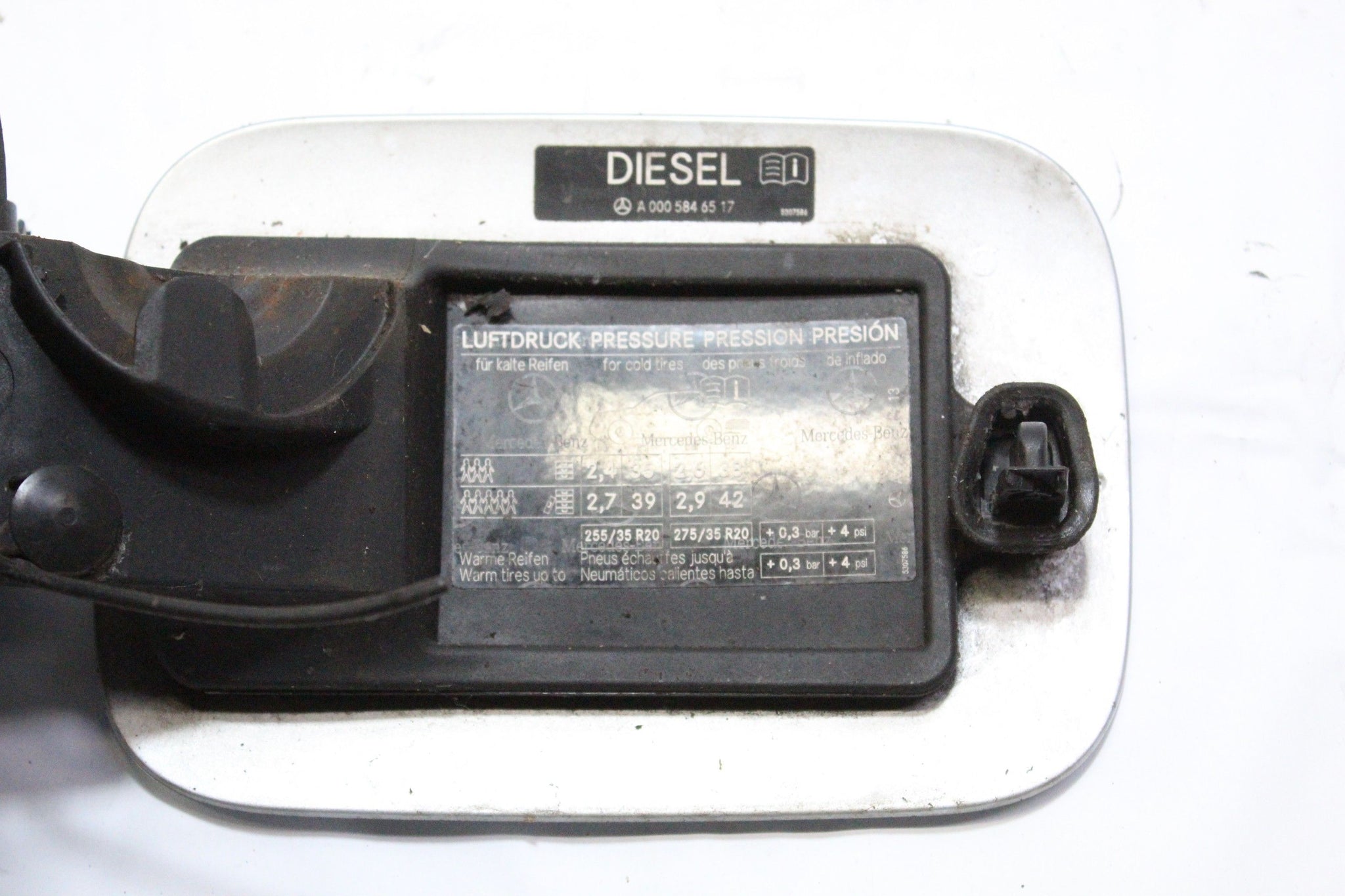 2009 MERCEDES S Class W221 3.0 Diesel Fuel Flap IRIDIUM SILVER A0005846517