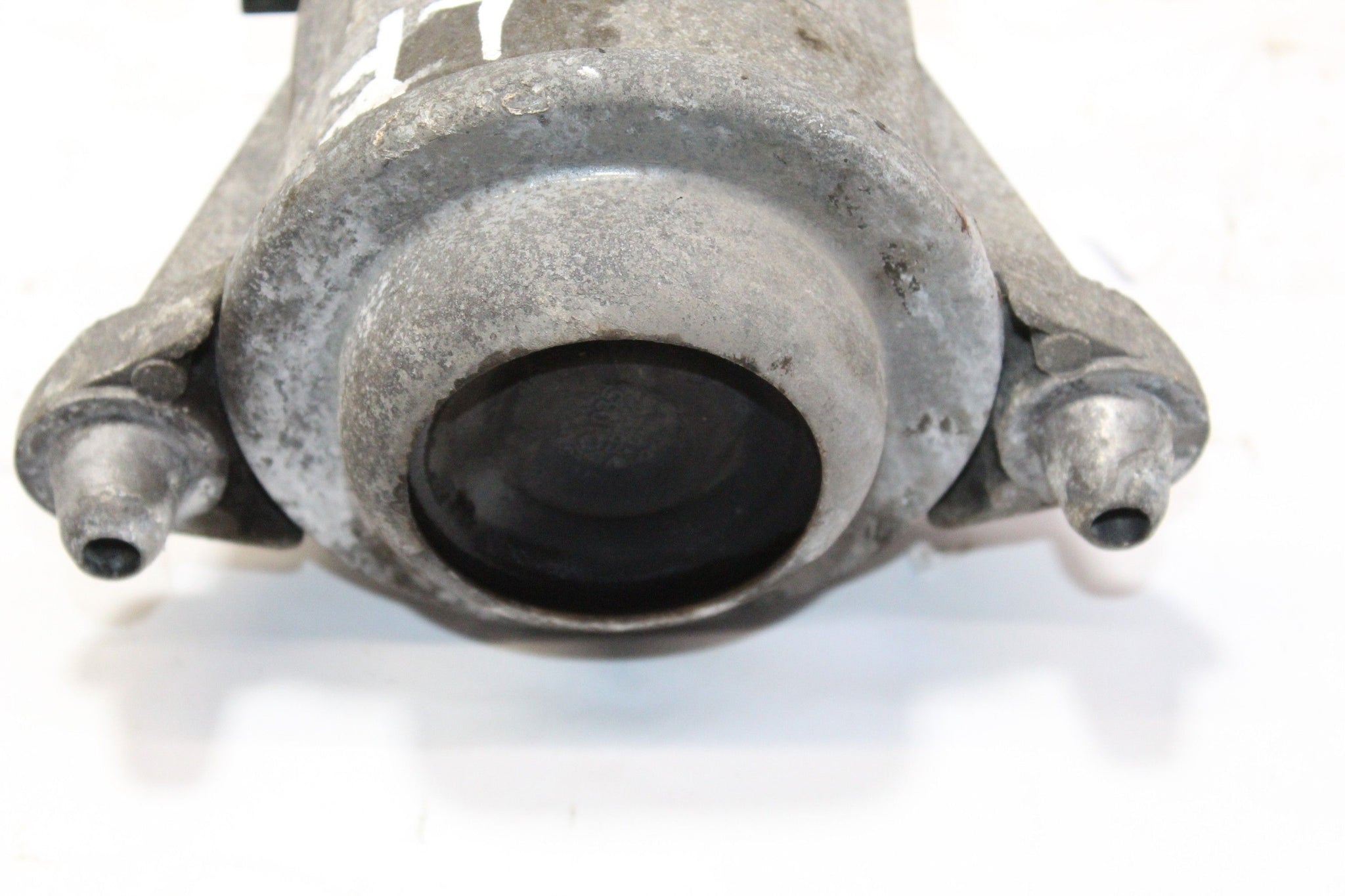2011 Mercedes C Class W204 1.8 Petrol Engine Mount A2042400117