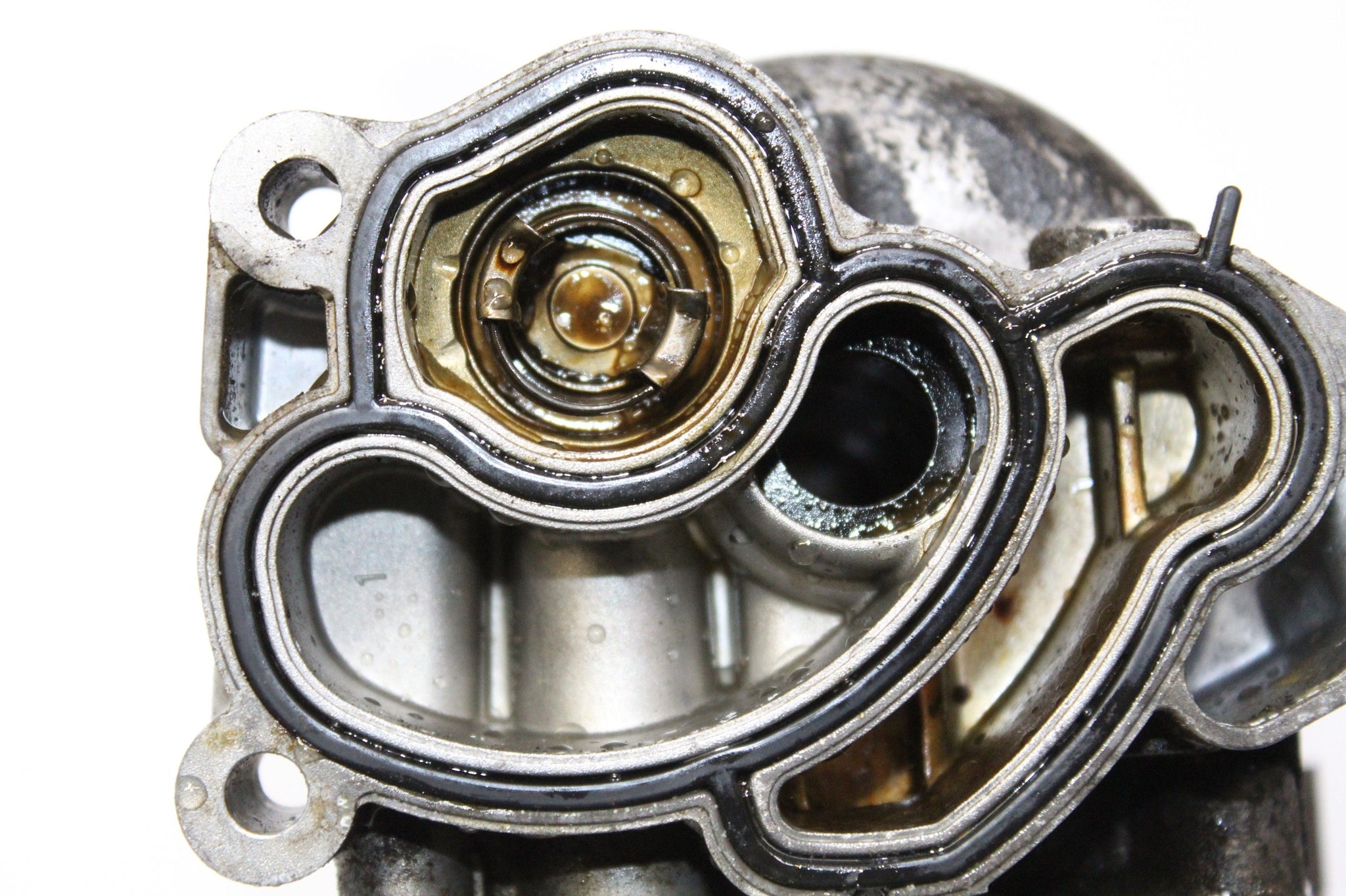 2006 BMW Z4 2.0 Petrol Engine Oil Cooler with Filter Housing