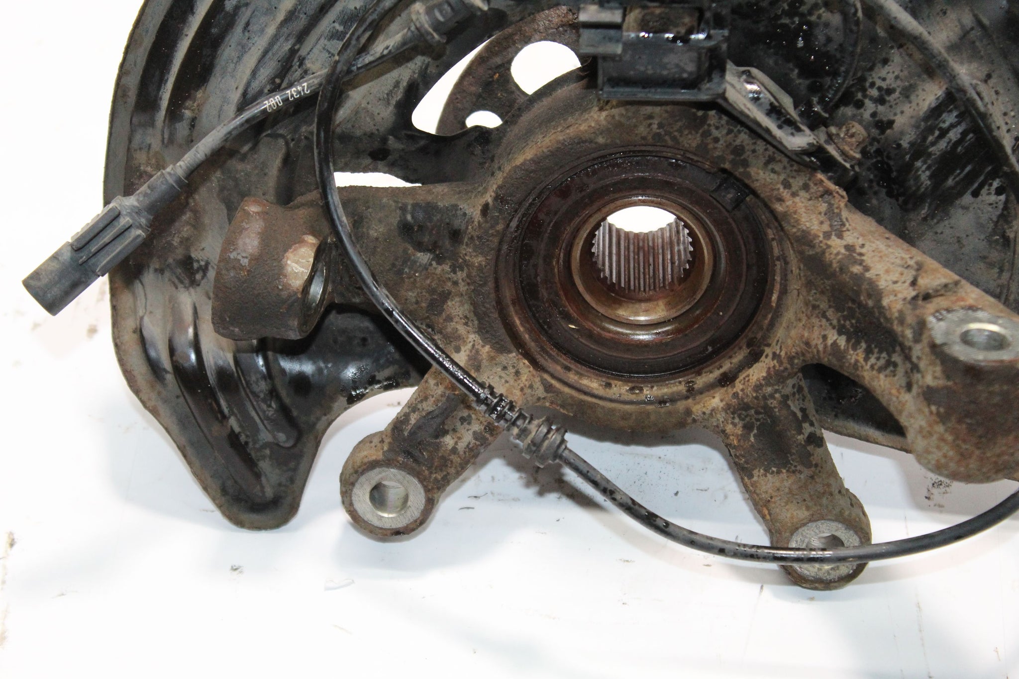 2012 MERCEDES B CLASS W246 1.8 LEFT SIDE FRONT HUB