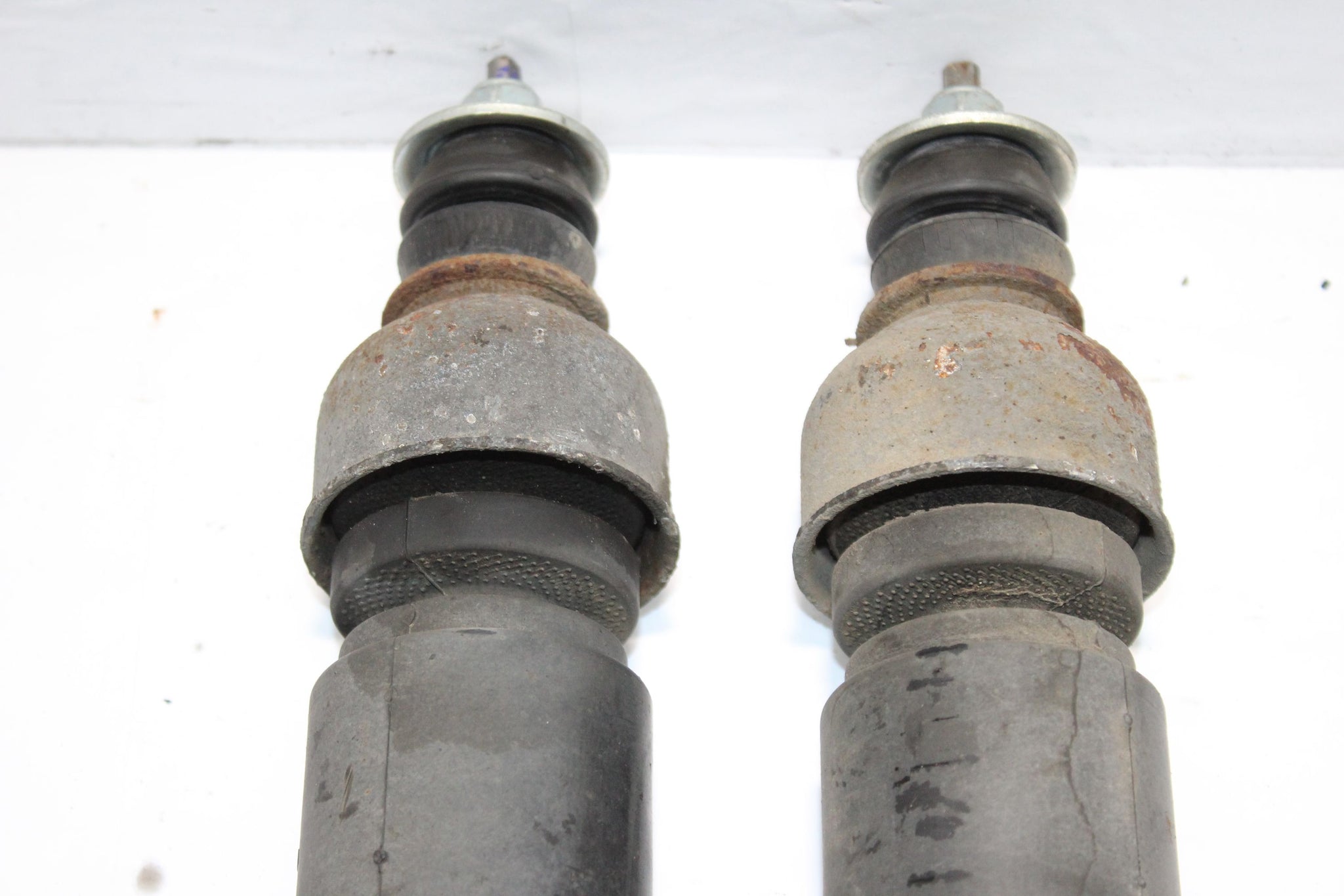 2016 NISSAN JUKE F15 1.5 Rear Shock Absorber Pair 56210BX82A