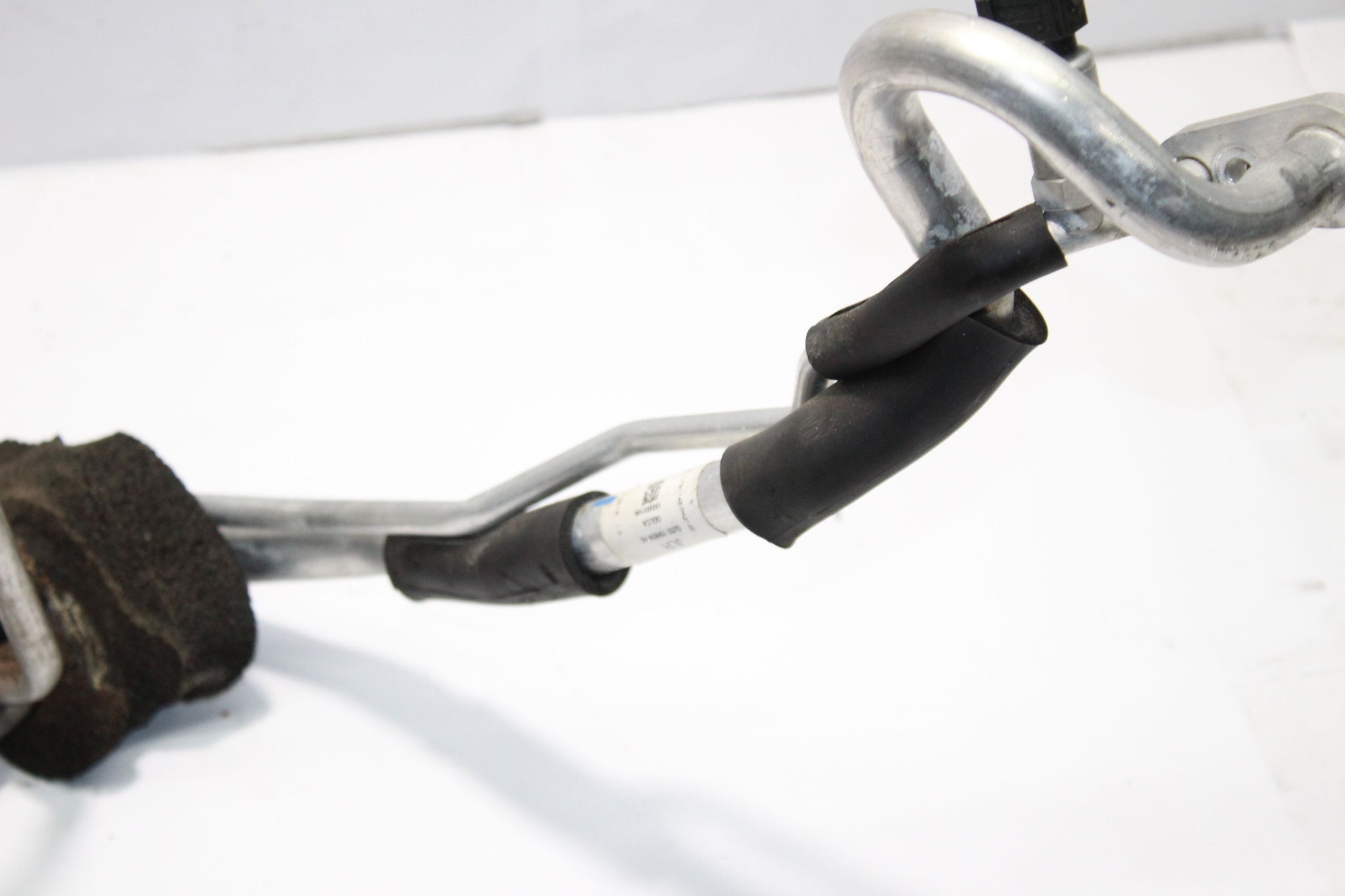 2016 RANGE ROVER EVOQUE 2.0 Air Con Pipe GJ32-19A834-AE