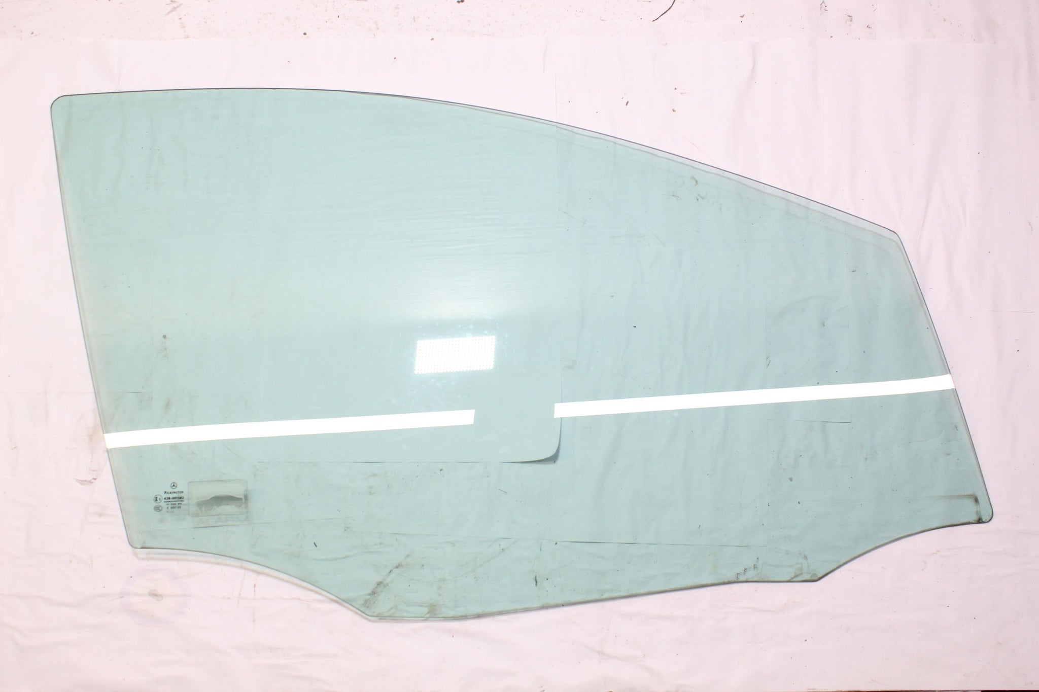 2010 MERCEDES B Class W245 Right side Front Door Window Glass