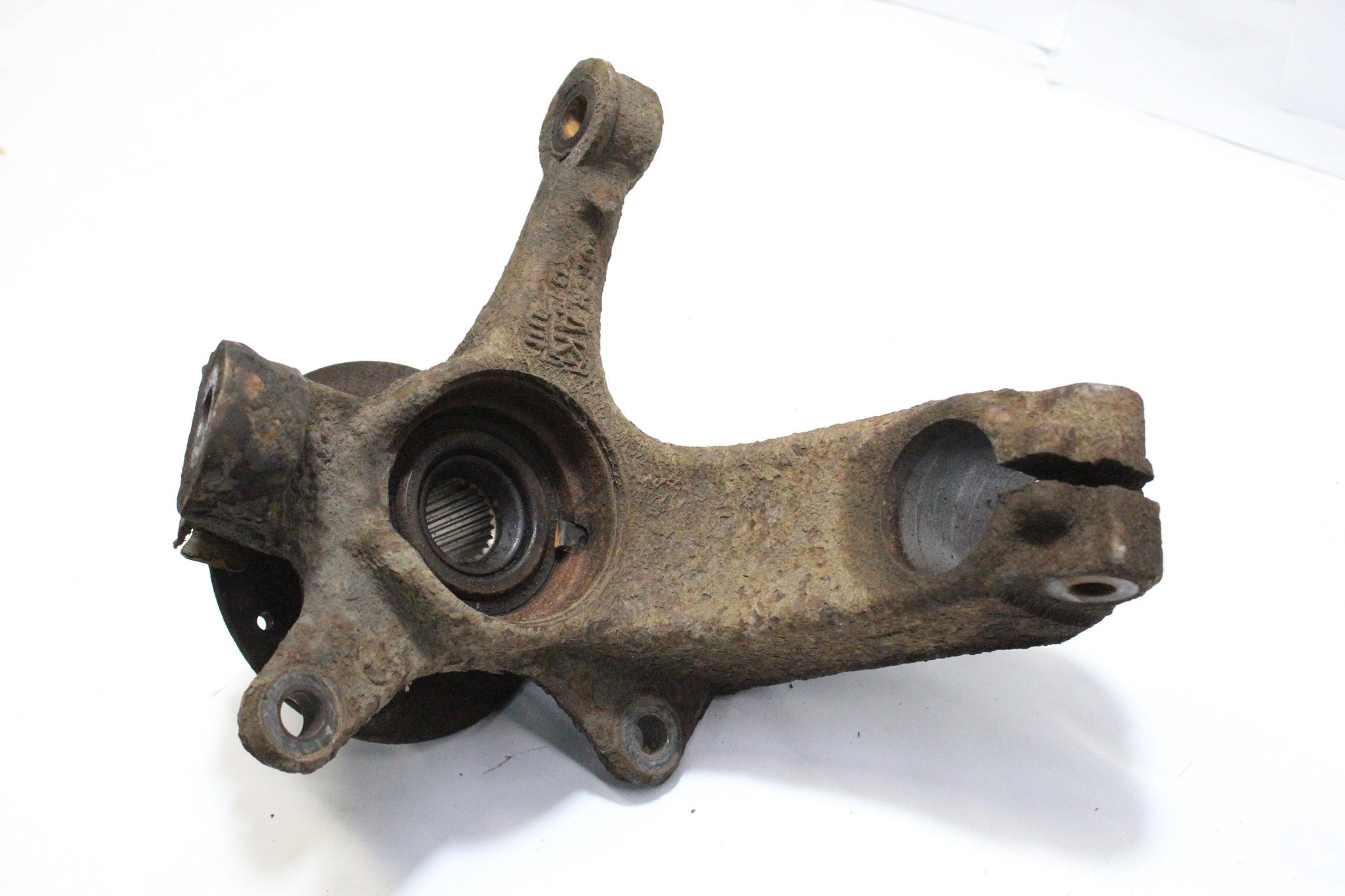 2011 PEUGEOT 107 1.0 Left side Front Wheel Hub