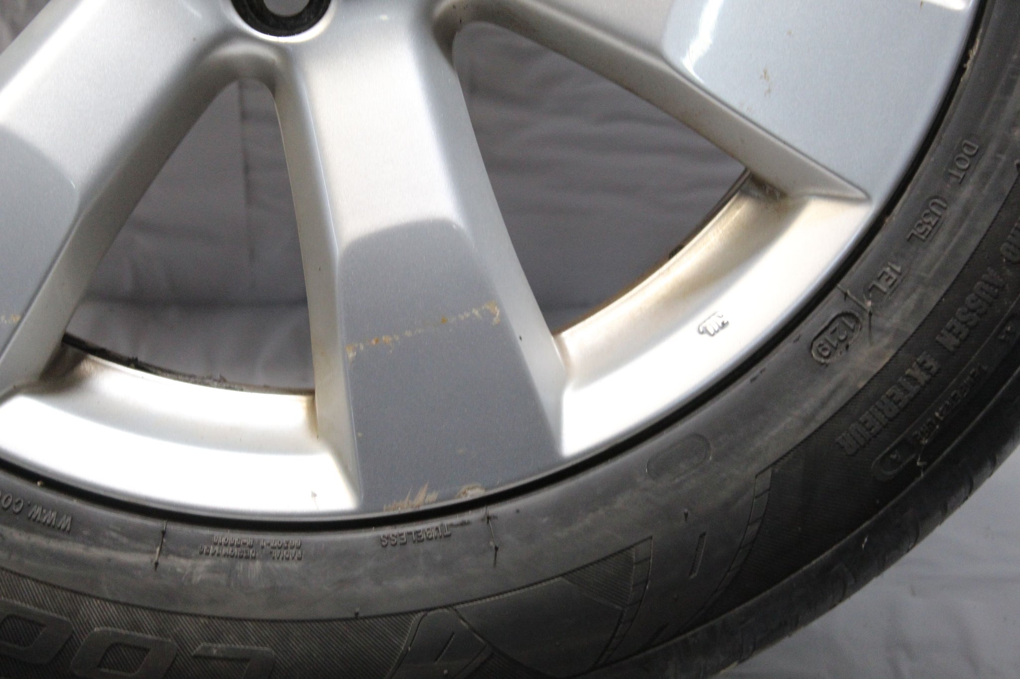 2012 MITSUBISHI OUTLANDER ALLOY WHEEL WITH TYRE 225 / 55 R18 4.4MM