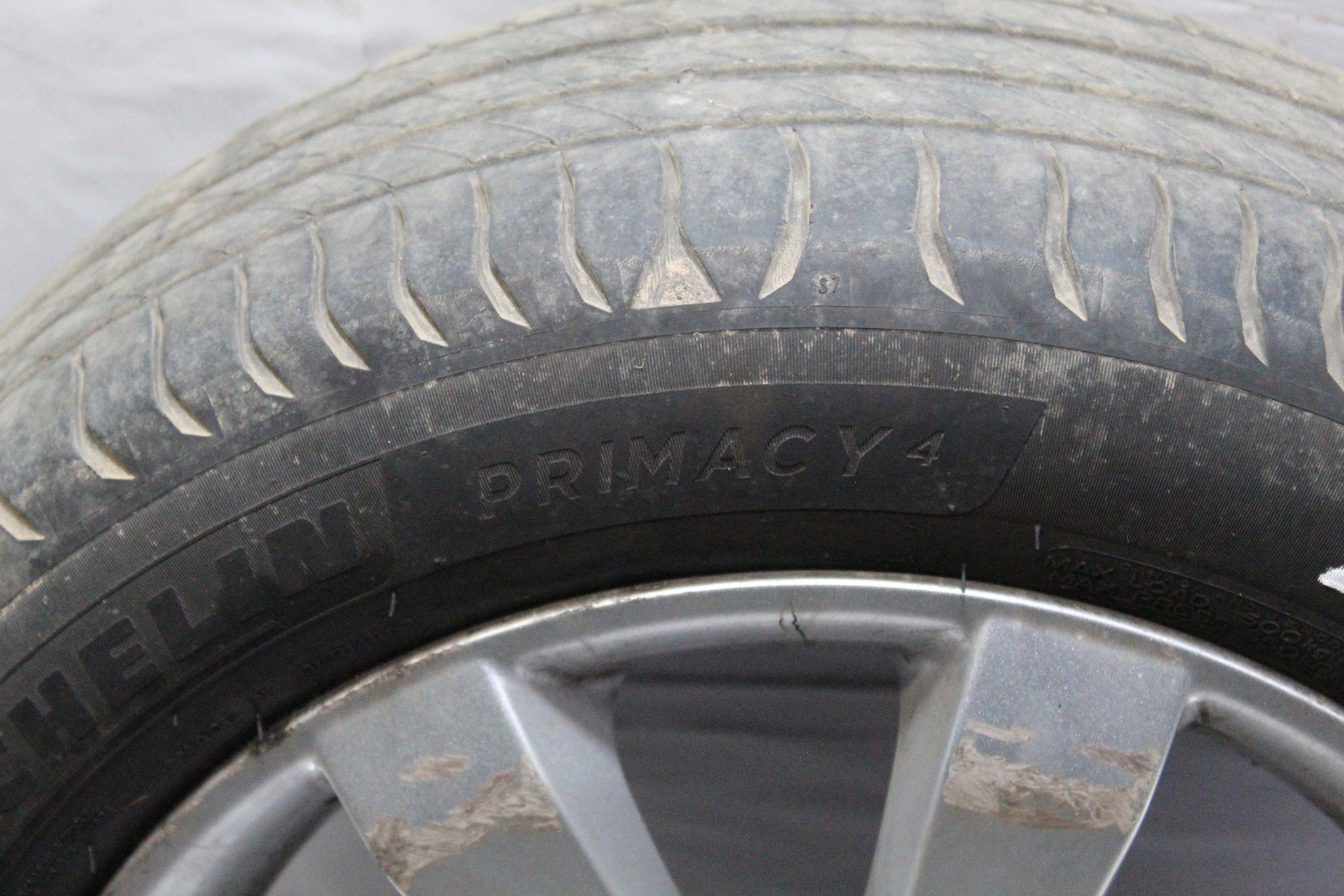 2011 TOYOTA YARIS Alloy Wheel with Tyre 185/60 R15 4.2MM