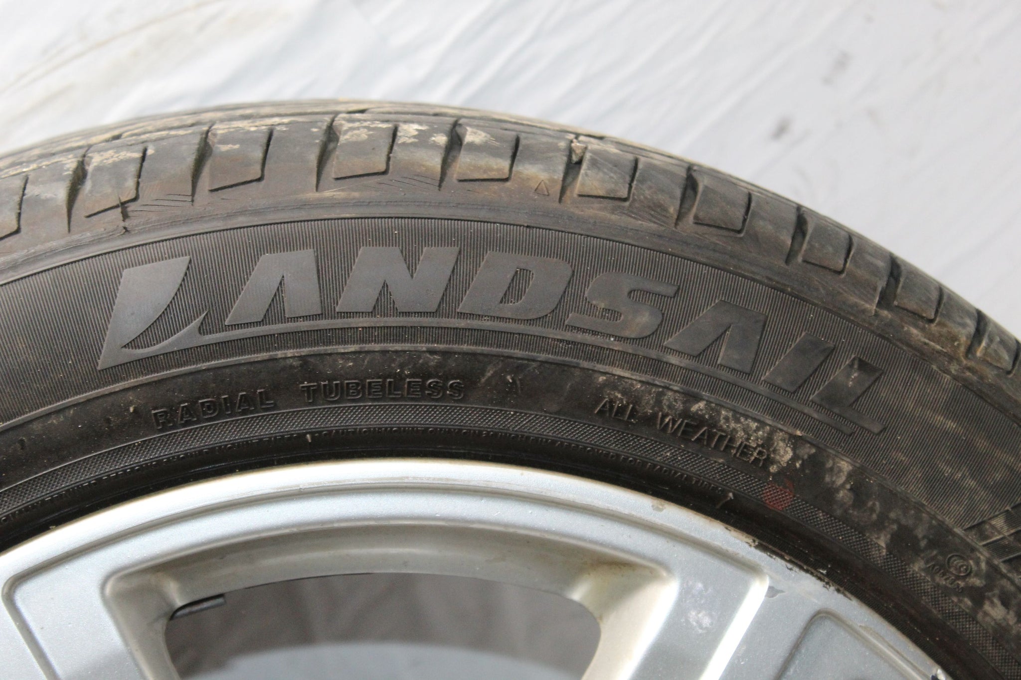 2011 RANGE ROVER VOGUE L322 Alloy Wheel with Tyre 255 / 50 R20 6.2MM