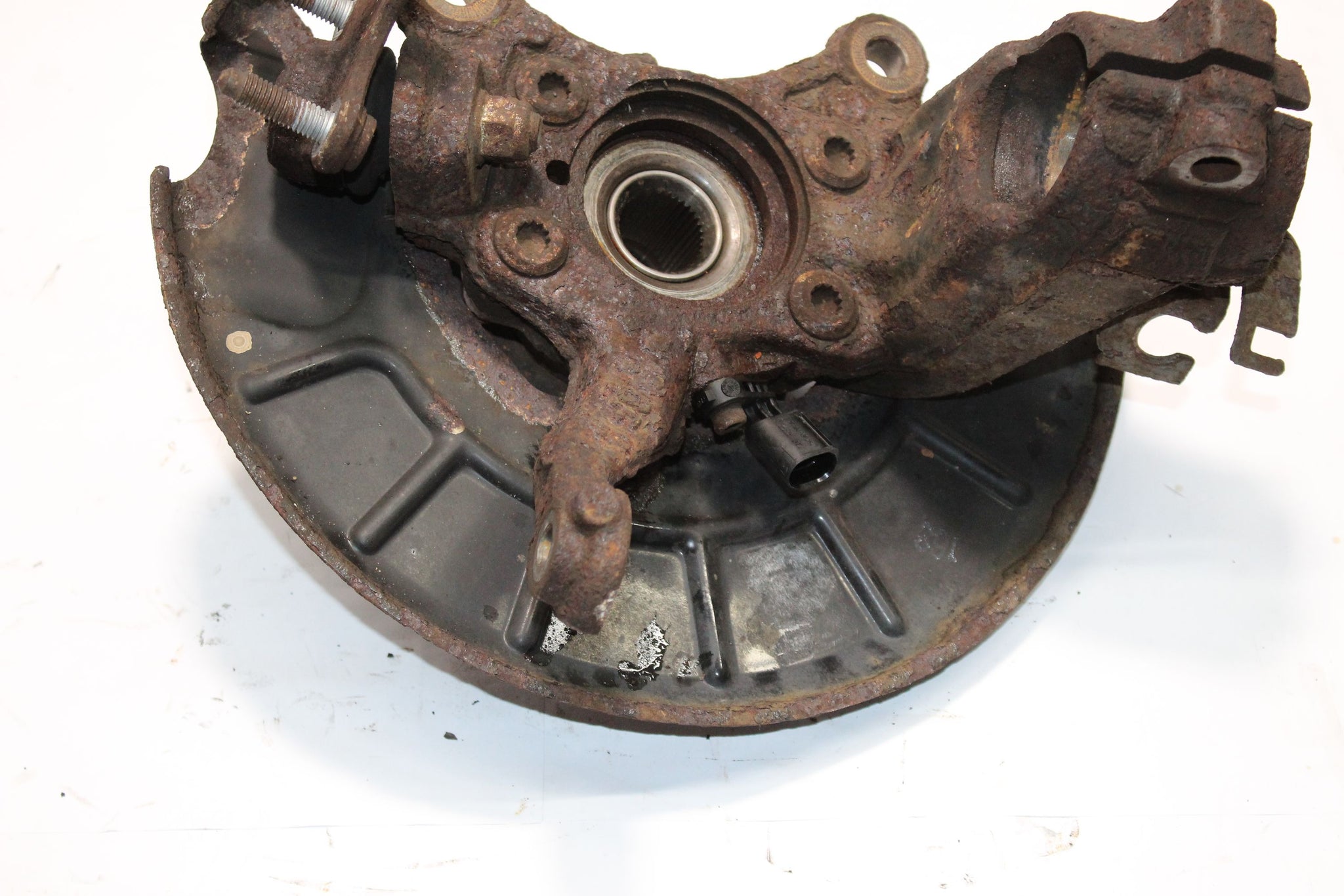 2013 SKODA SUPERB 2.0 Right side Front Wheel Hub