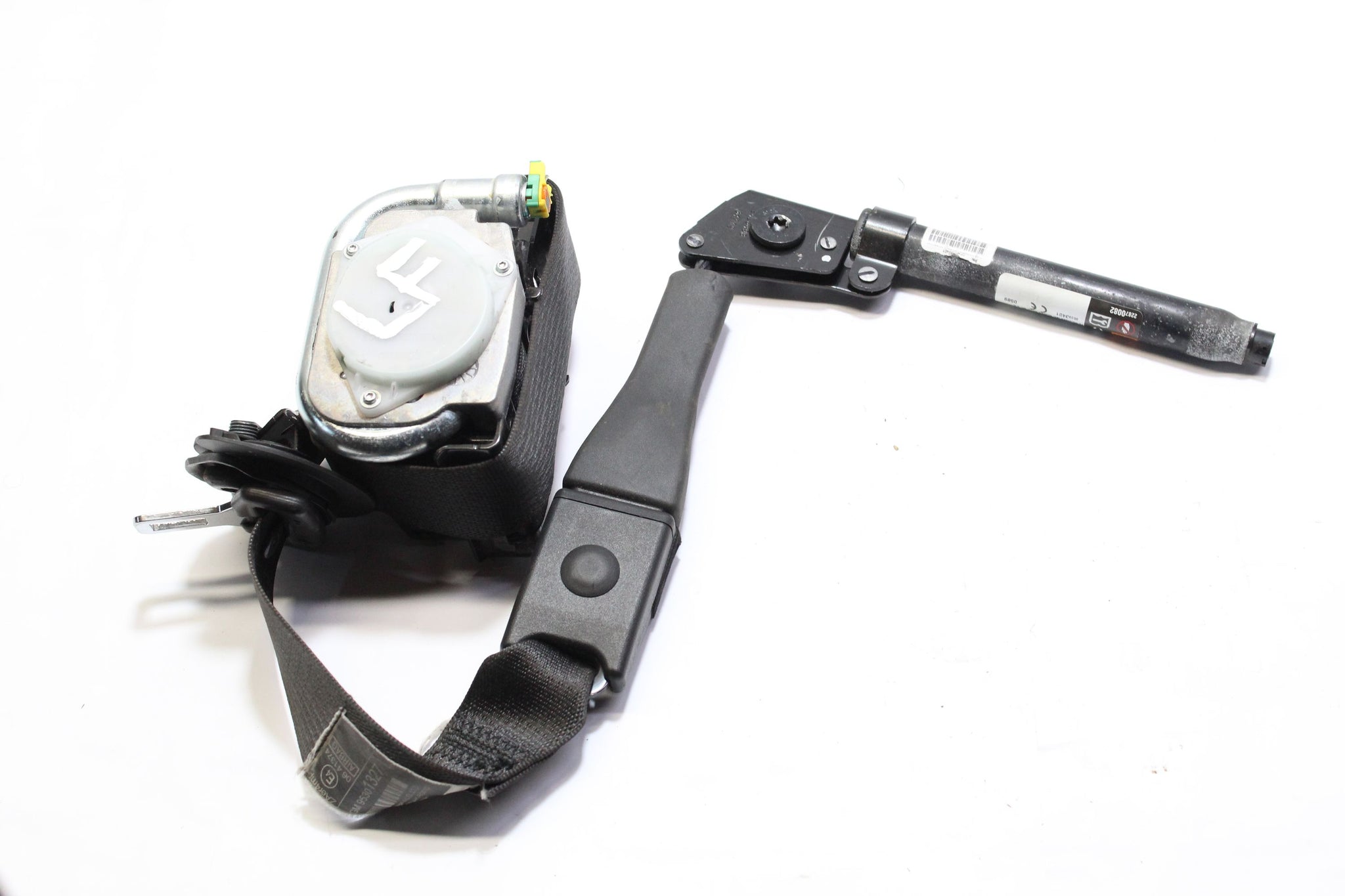 2013 VAUXHALL MOKKA Left side Front Seat Belt