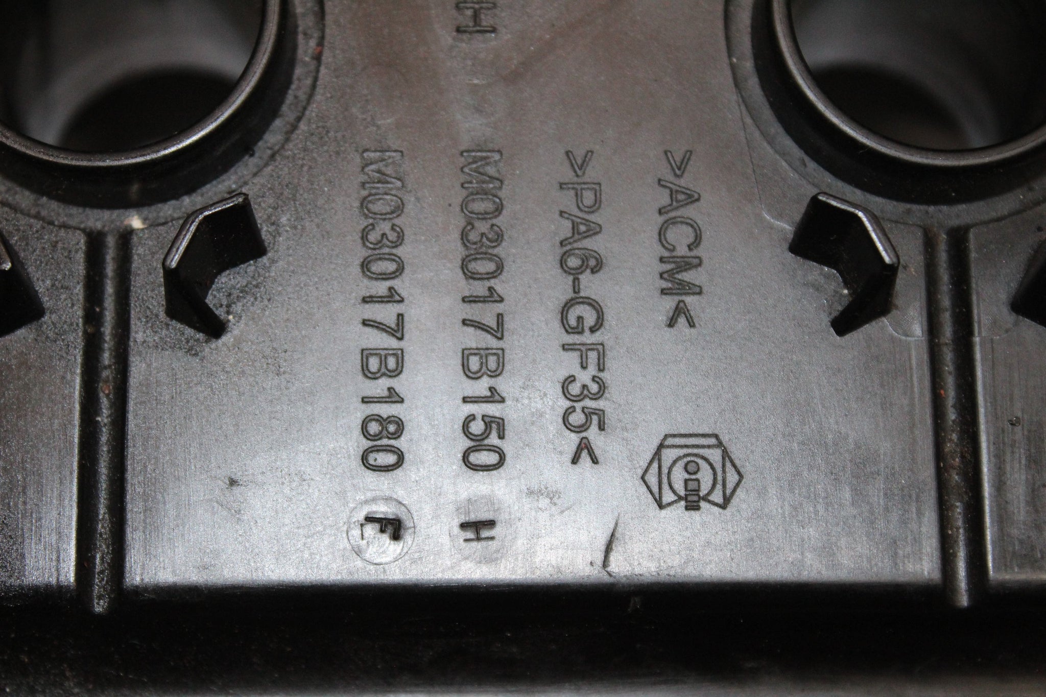 2015 MINI COOPER R58 1.6 Engine Rocker Cover 7572724