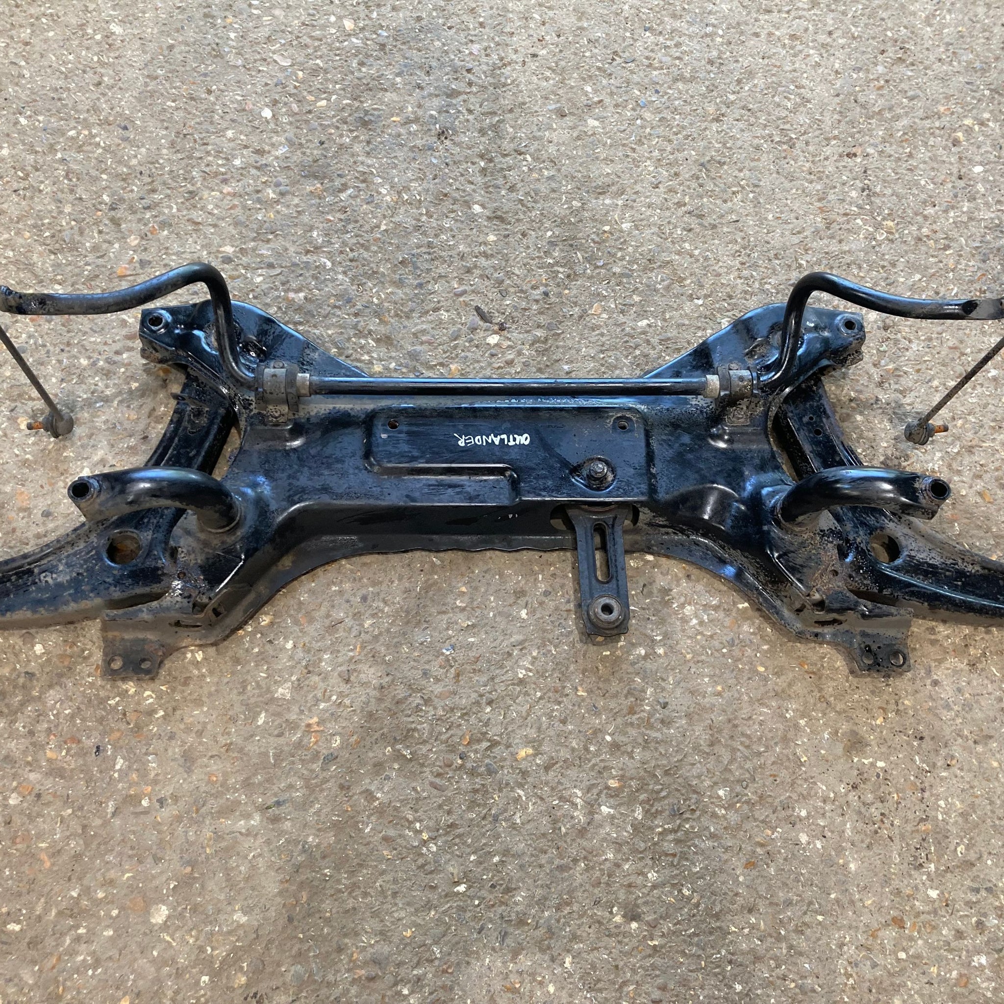 2014 MITSUBISHI OUTLANDER MK3 2.2 FRONT SUBFRAME