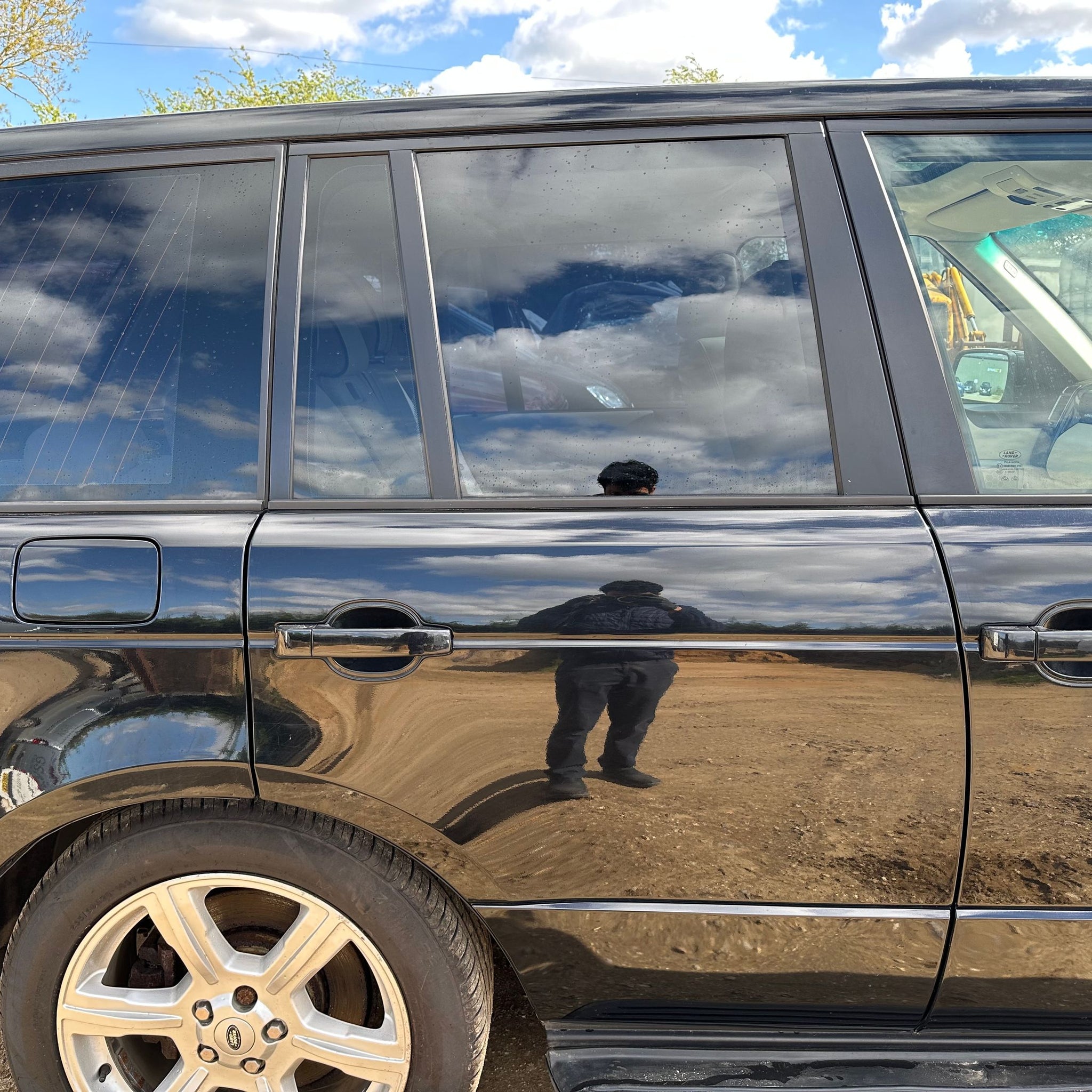2011 RANGE ROVER VOGUE L322 DRIVER SIDE REAR COMPLETE DOOR SANTORINI BLACK