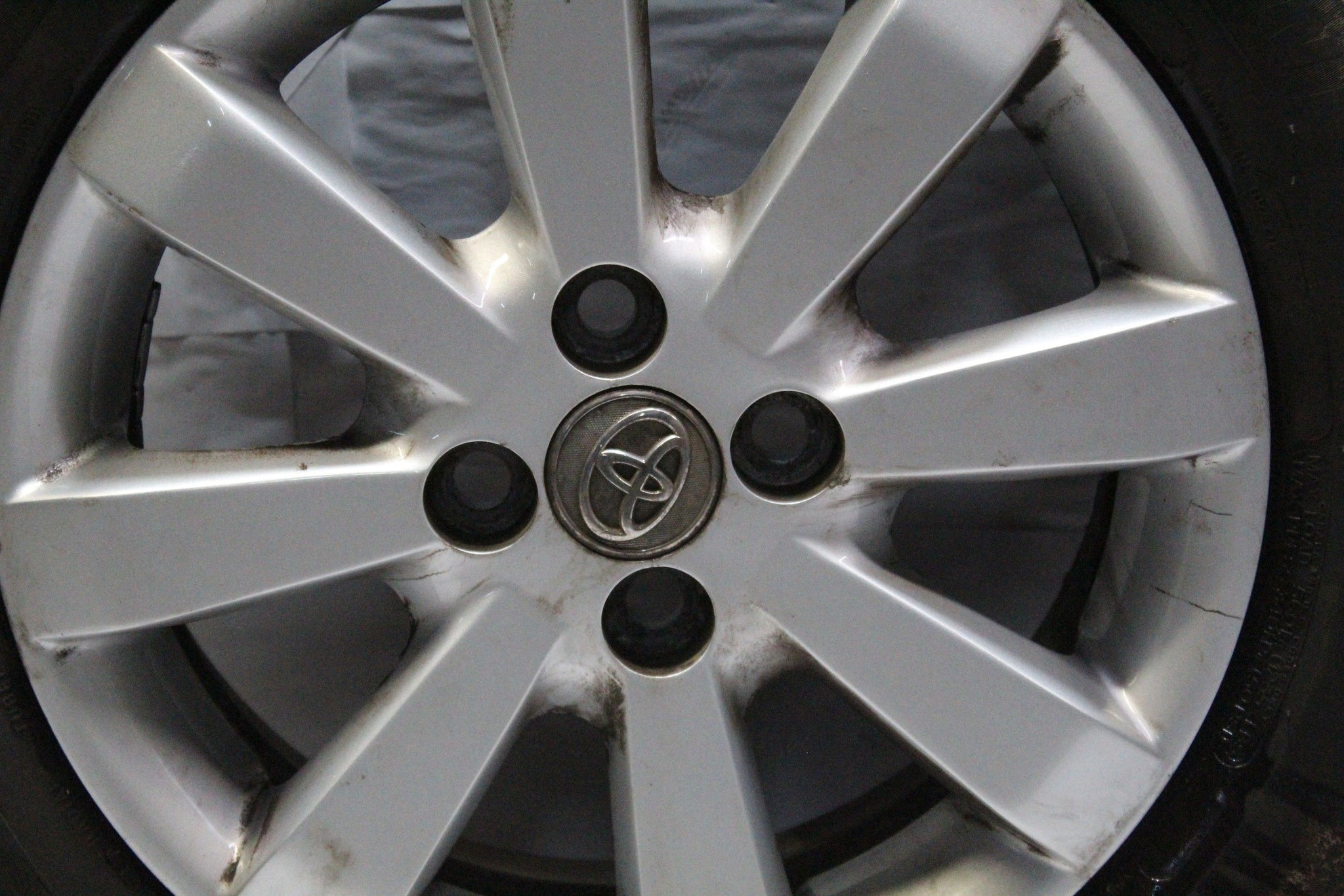 2011 TOYOTA YARIS Alloy Wheel with Tyre 185/60 R15 6.9MM