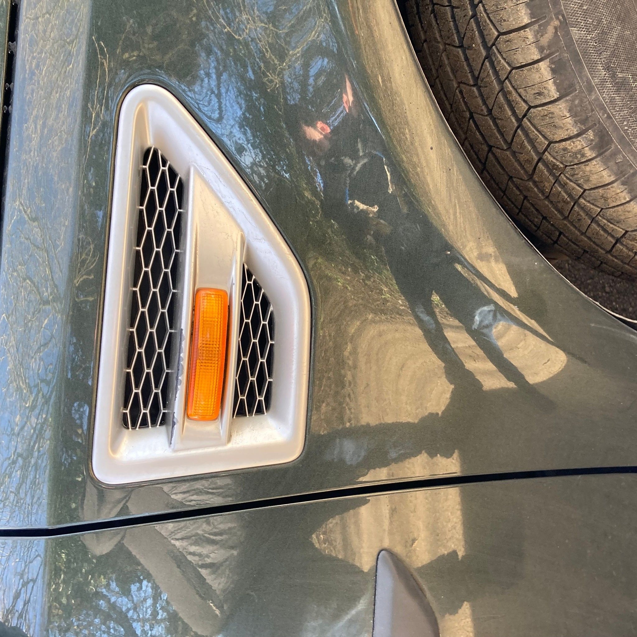 2007 Land Rover Freelander 2 driver side wing LRC 904 TONGA GREEN