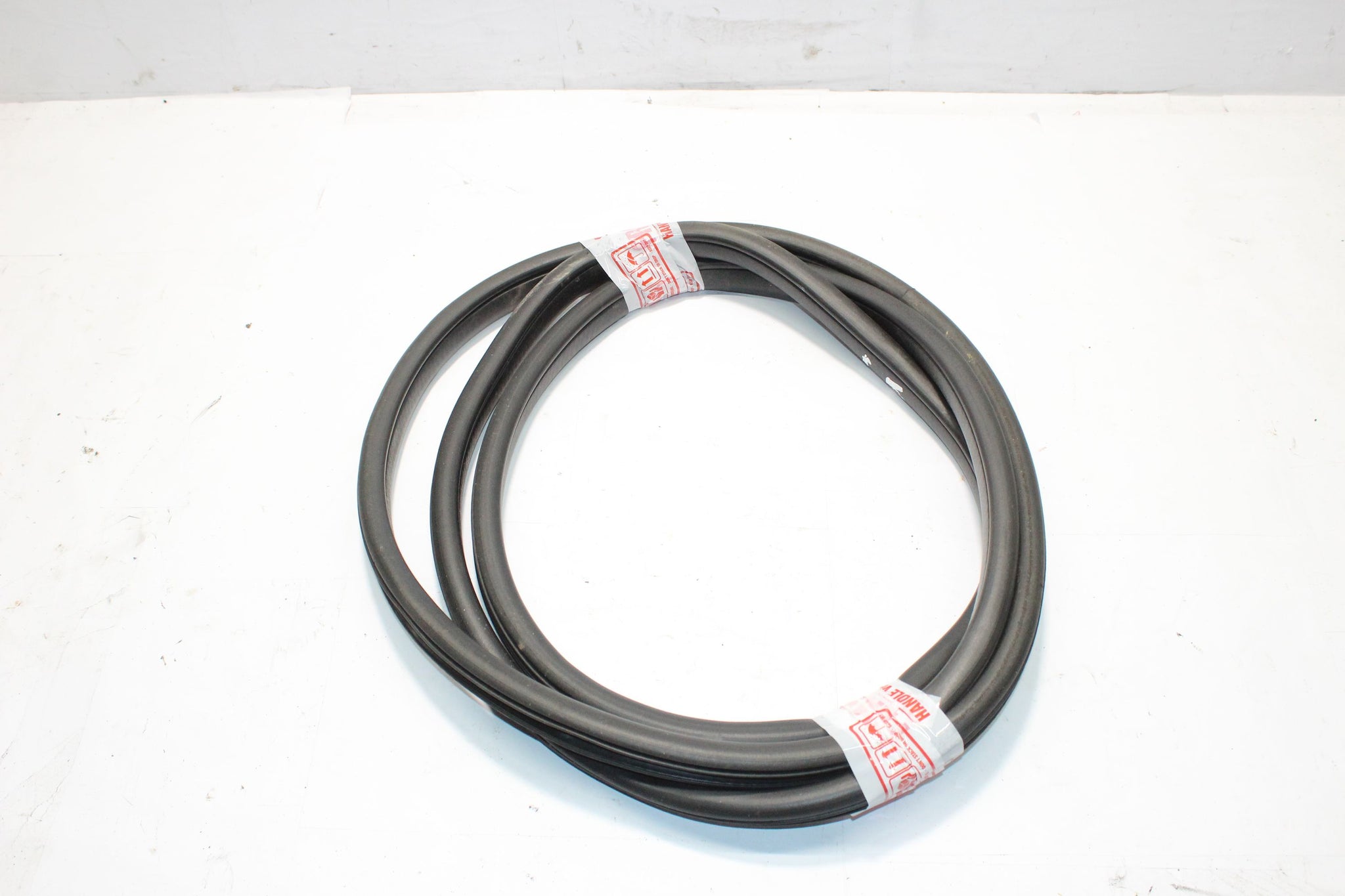 2013 SUZUKI SX4 S-CROSS LEFT SIDE FRONT DOOR RUBBER SEAL