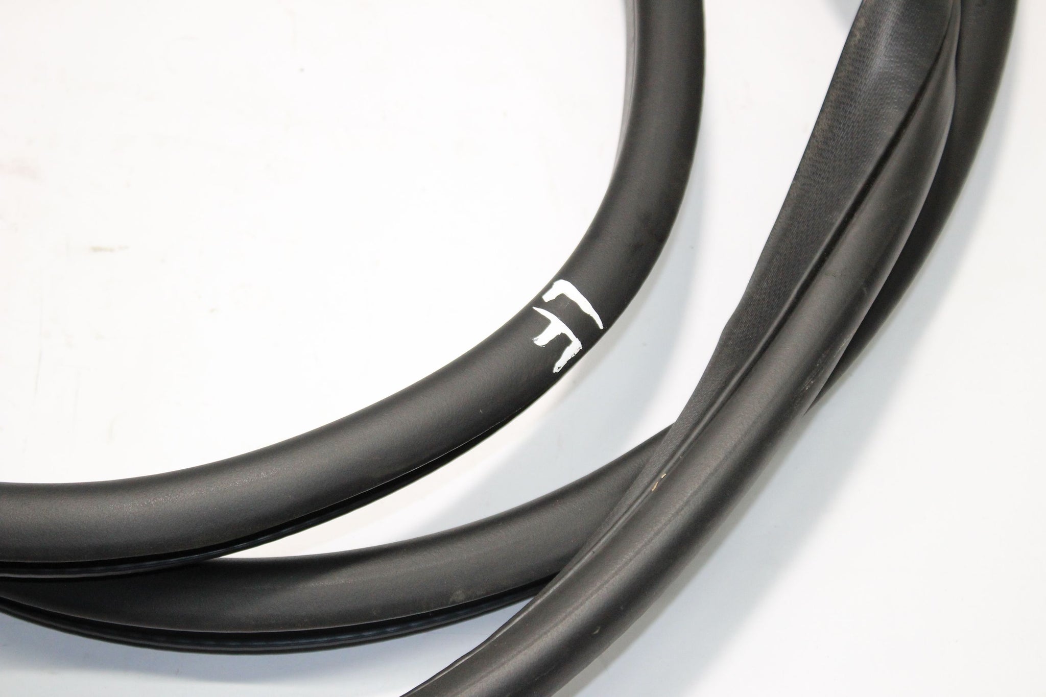 2012 MERCEDES B CLASS W246 LEFT SIDE FRONT DOOR RUBBER SEAL