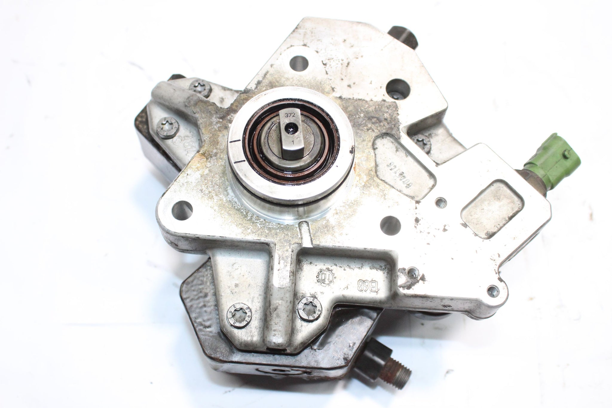 2010 VOLVO XC90 2.4 Diesel High Pressure Fuel Pump 31303475
