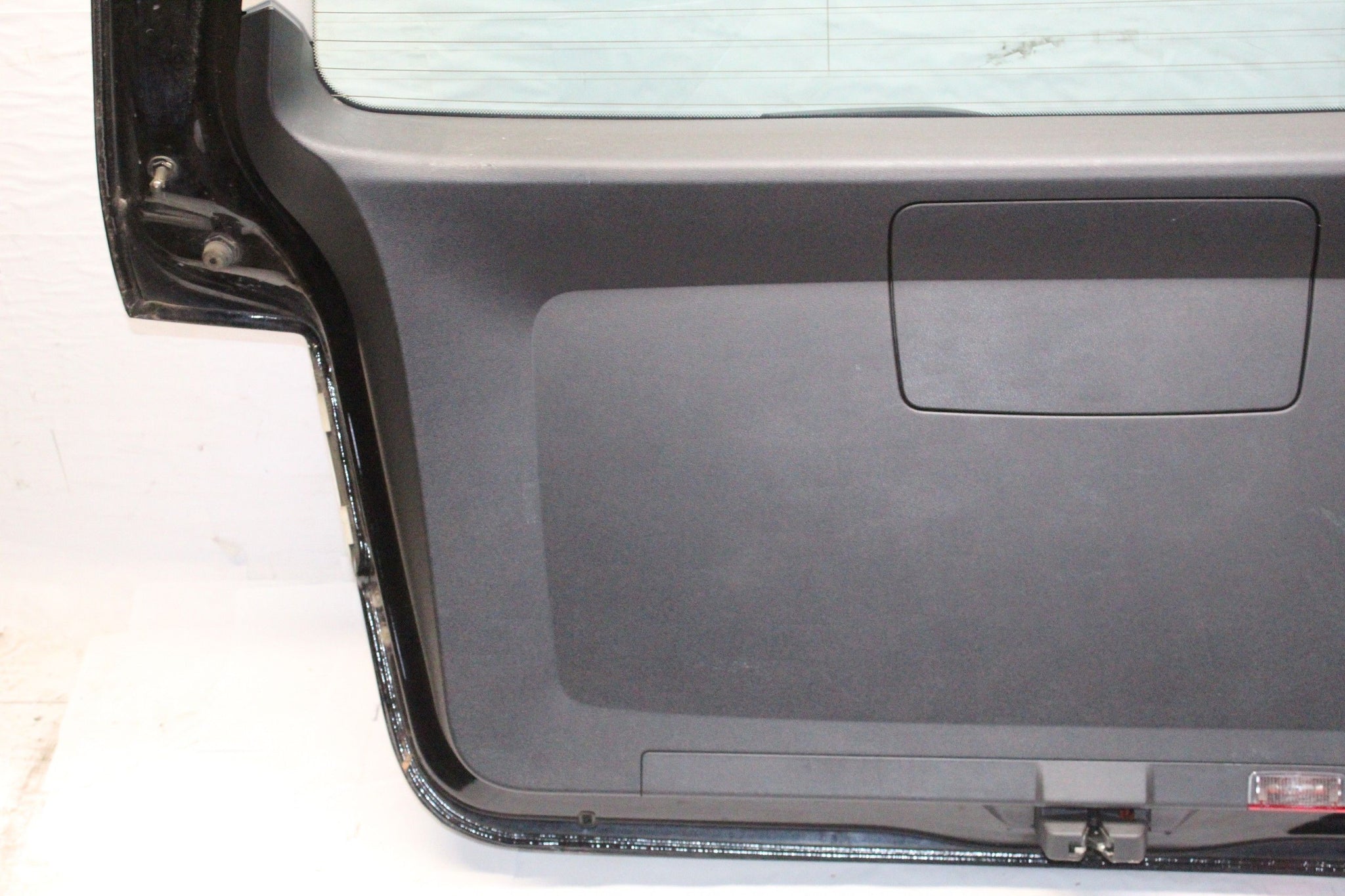 2010 MERCEDES W245 B180 Complete Tailgate BLACK