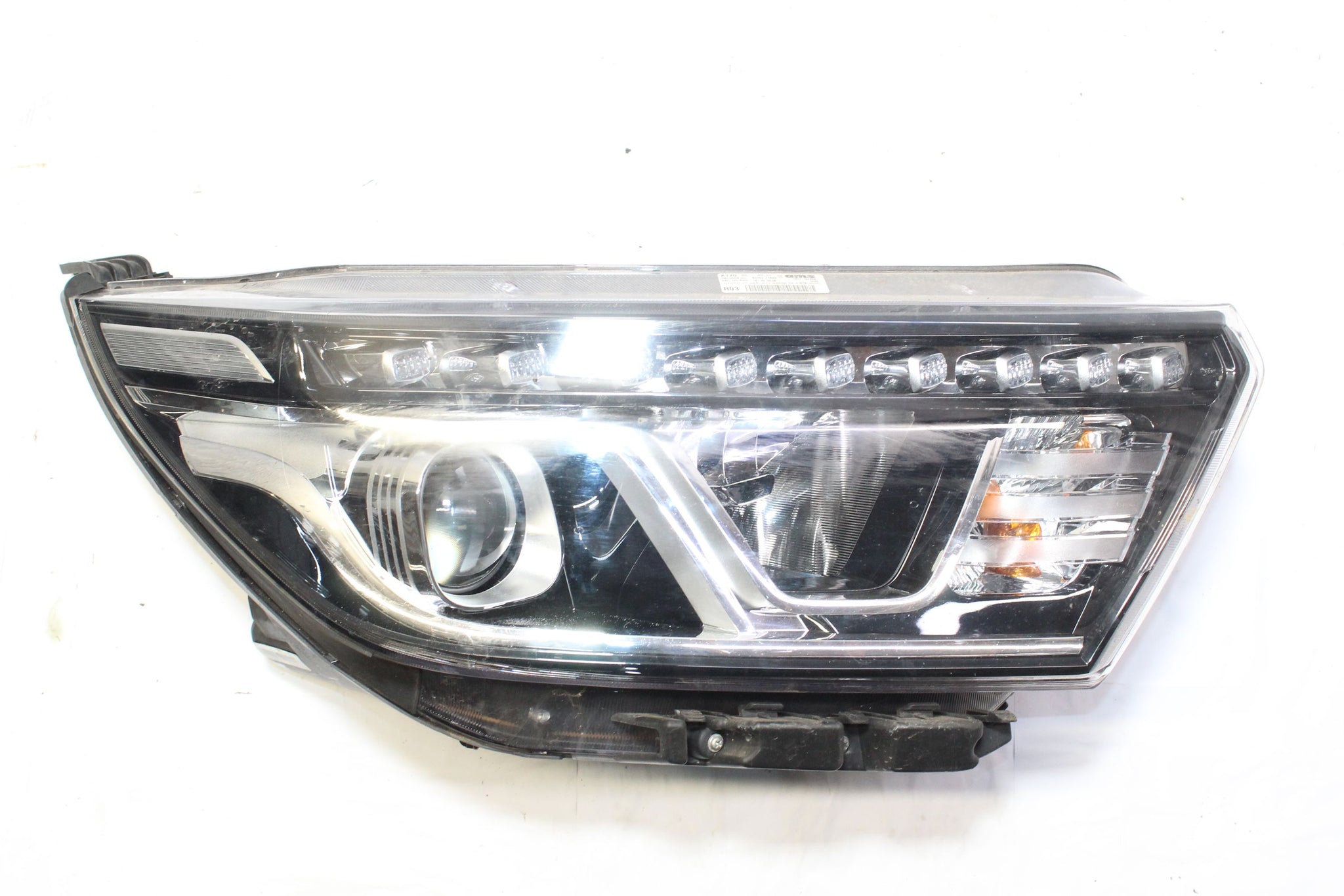 2018 SSANGYONG TURISMO RIGHT SIDE HEADLIGHT HALOGEN
