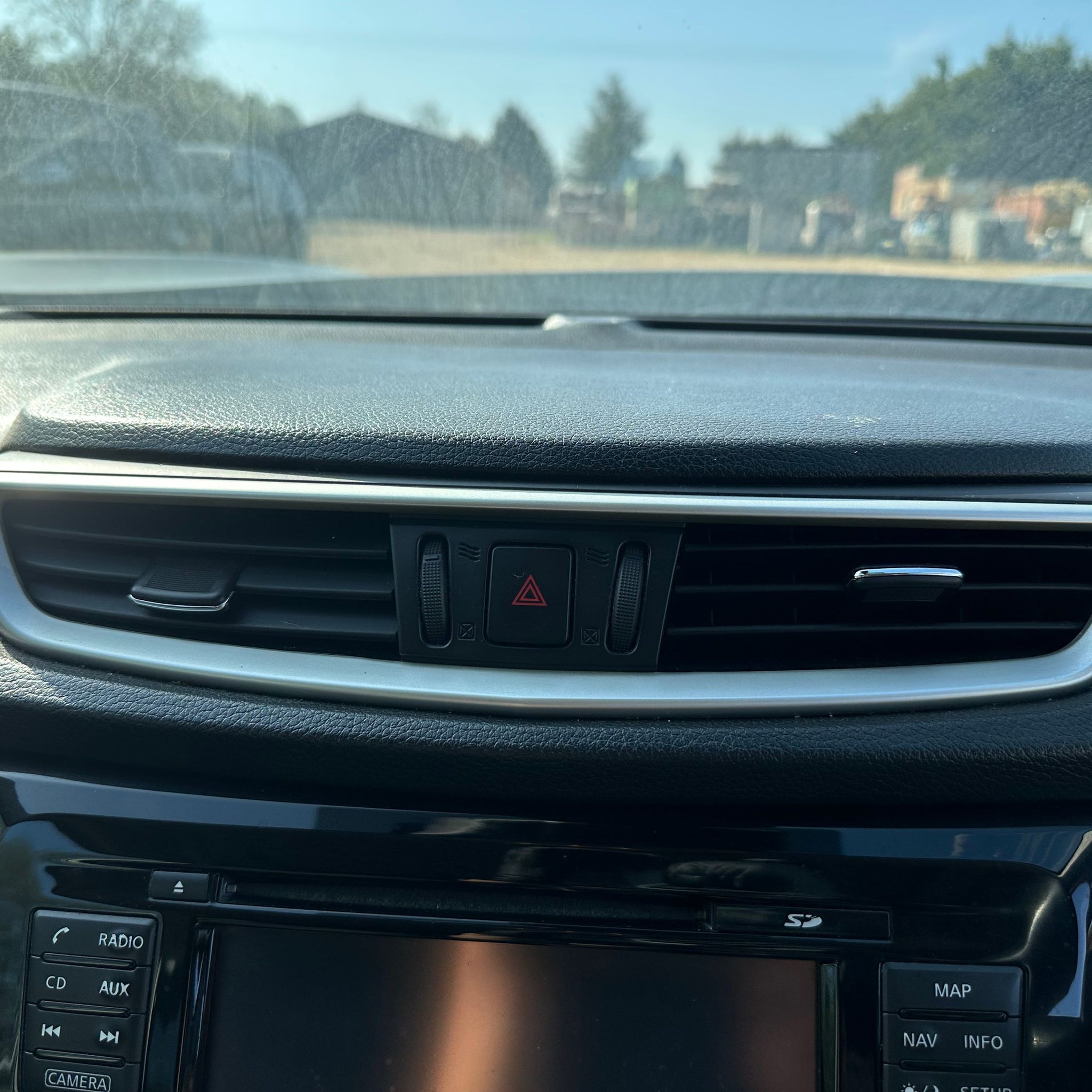 2015 NISSAN QASHQAI J11 CENTRE AIR VENT HAZARD SWITCH