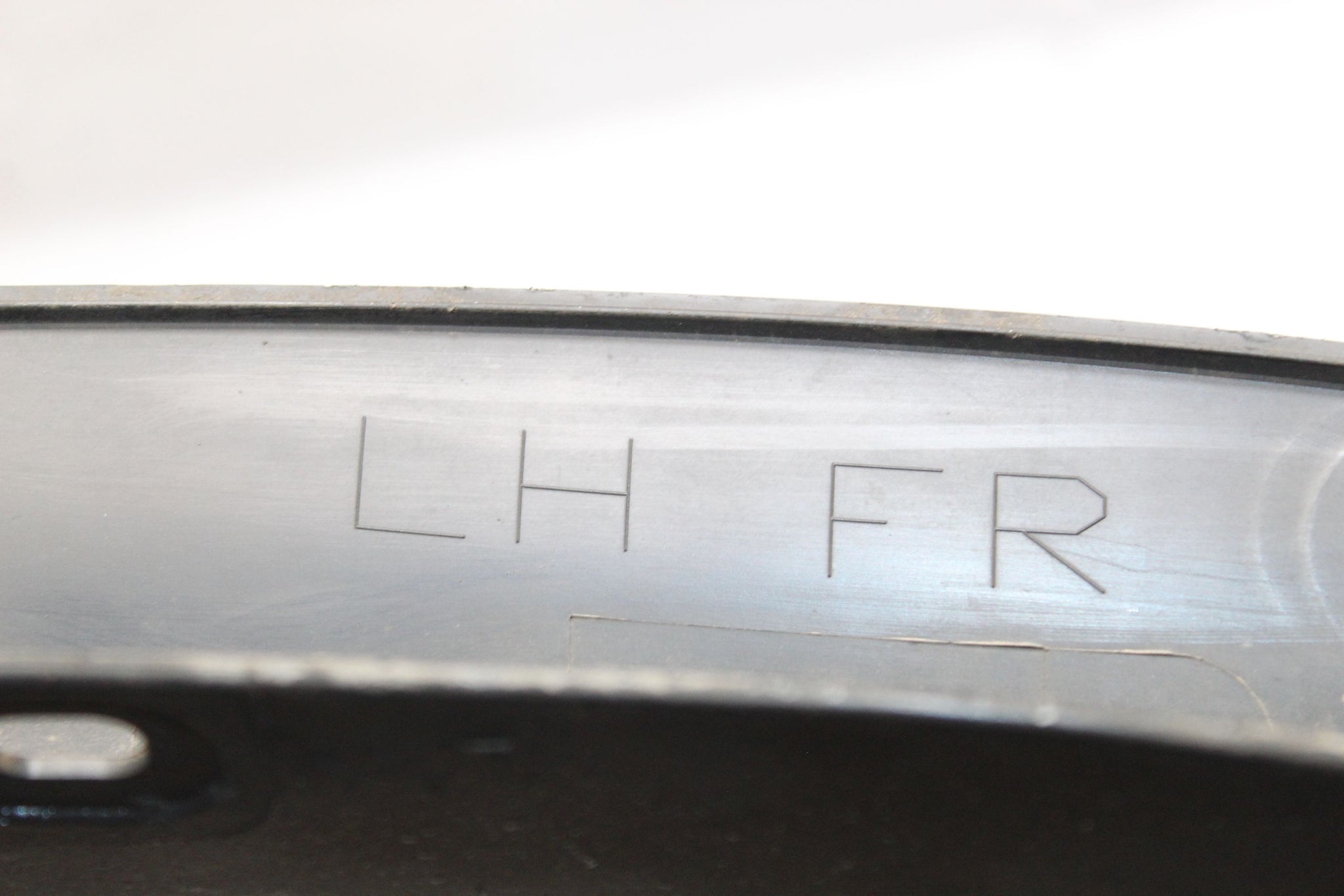 2014 NISSAN JUKE LEFT SIDE FRONT WHEEL ARCH TRIM 638611KA6A