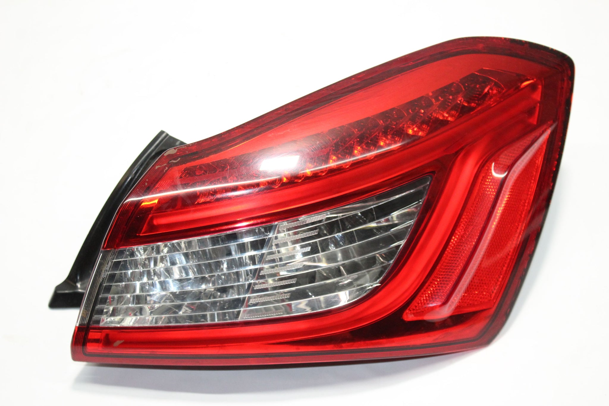 2016 MASERATI GHIBLI Right side Rear Tail Light 6700084840 (Repaired)