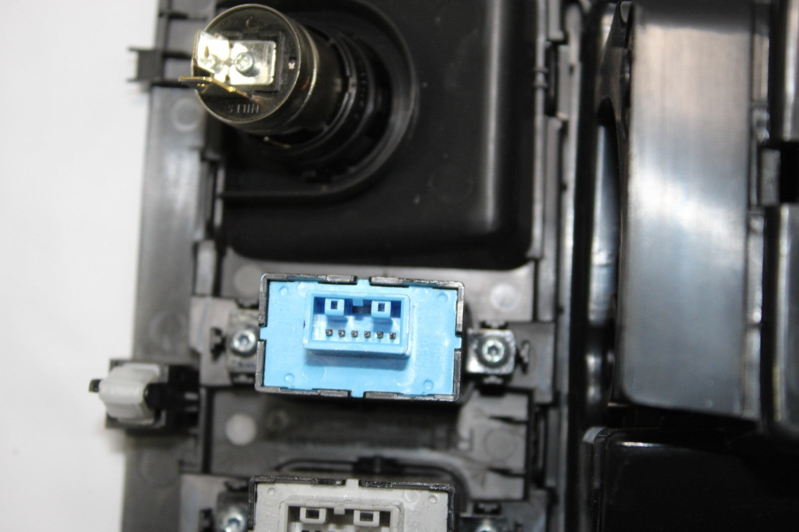 47672938