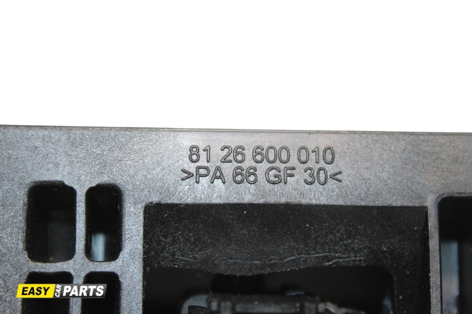 47718477