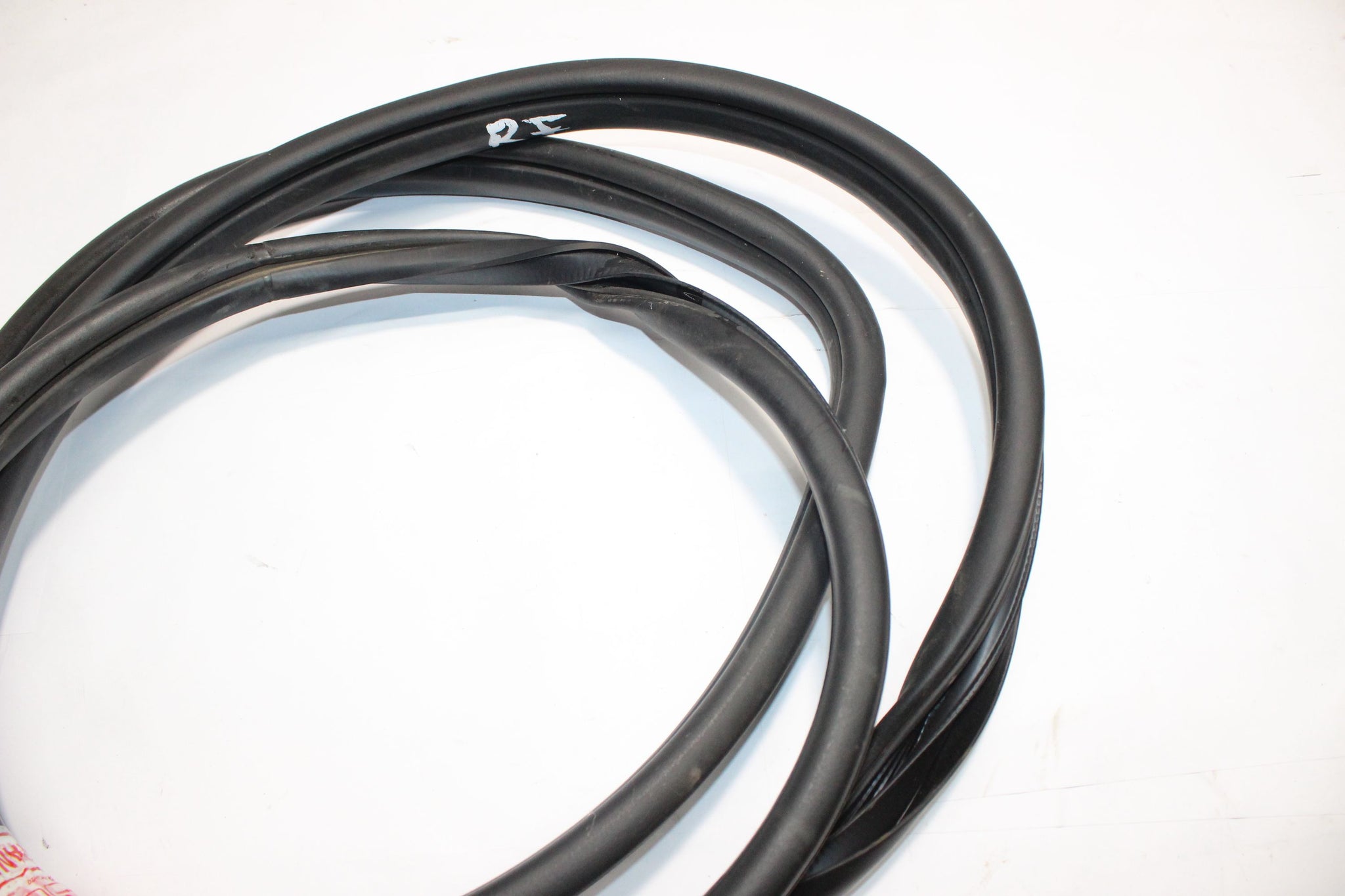 2014 KIA SPORTAGE RIGHT SIDE FRONT RUBBER DOOR SEAL