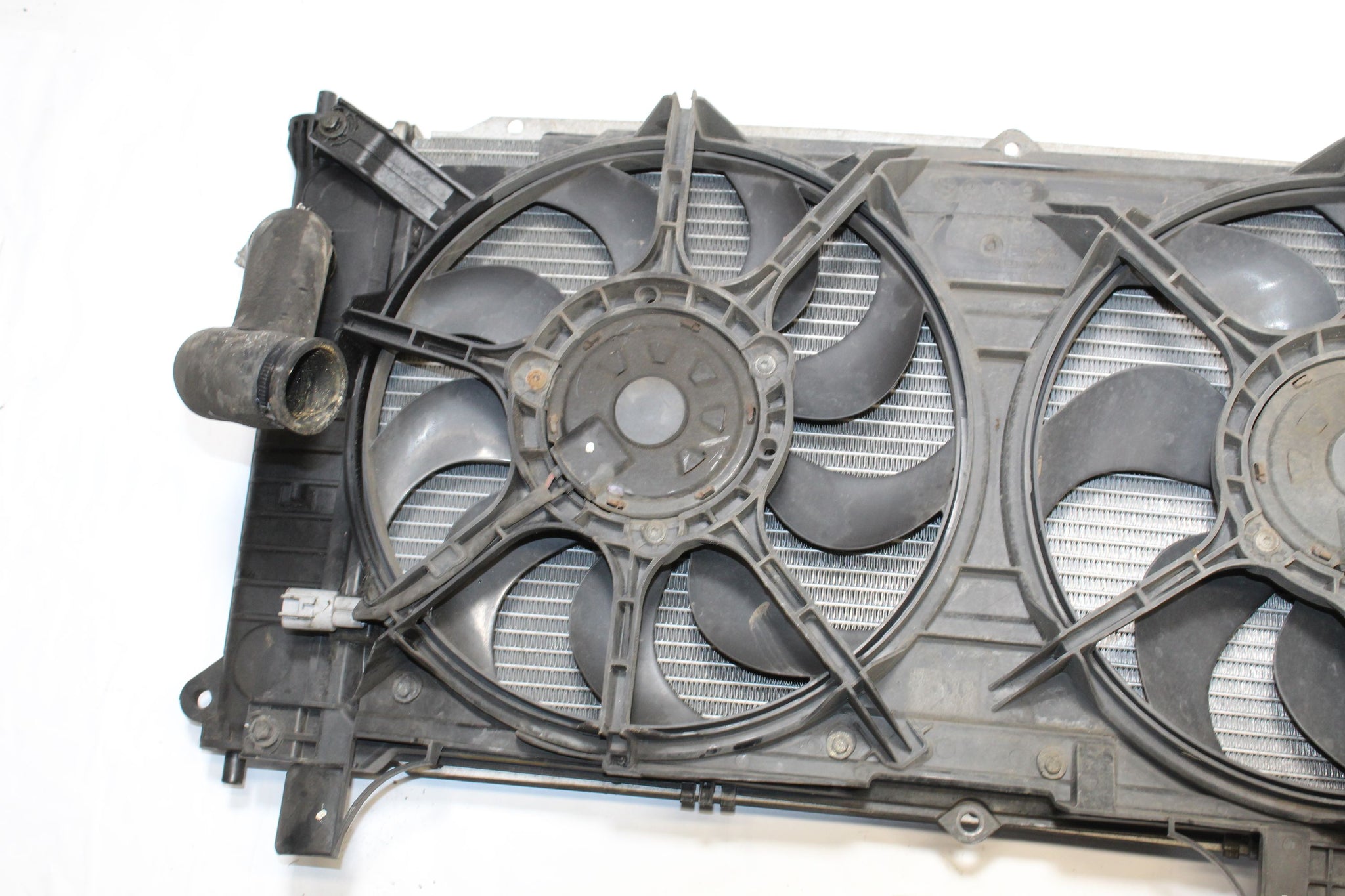 2015 SSANGYONG KORANDO 2.0 Radiator RAD with Dual Cooling Fan 21010-34111