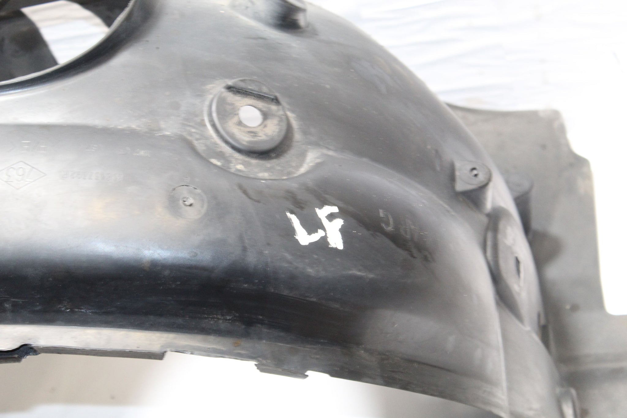 2015 RENAULT CAPTUR Left side Front Splash Guard 638437392R