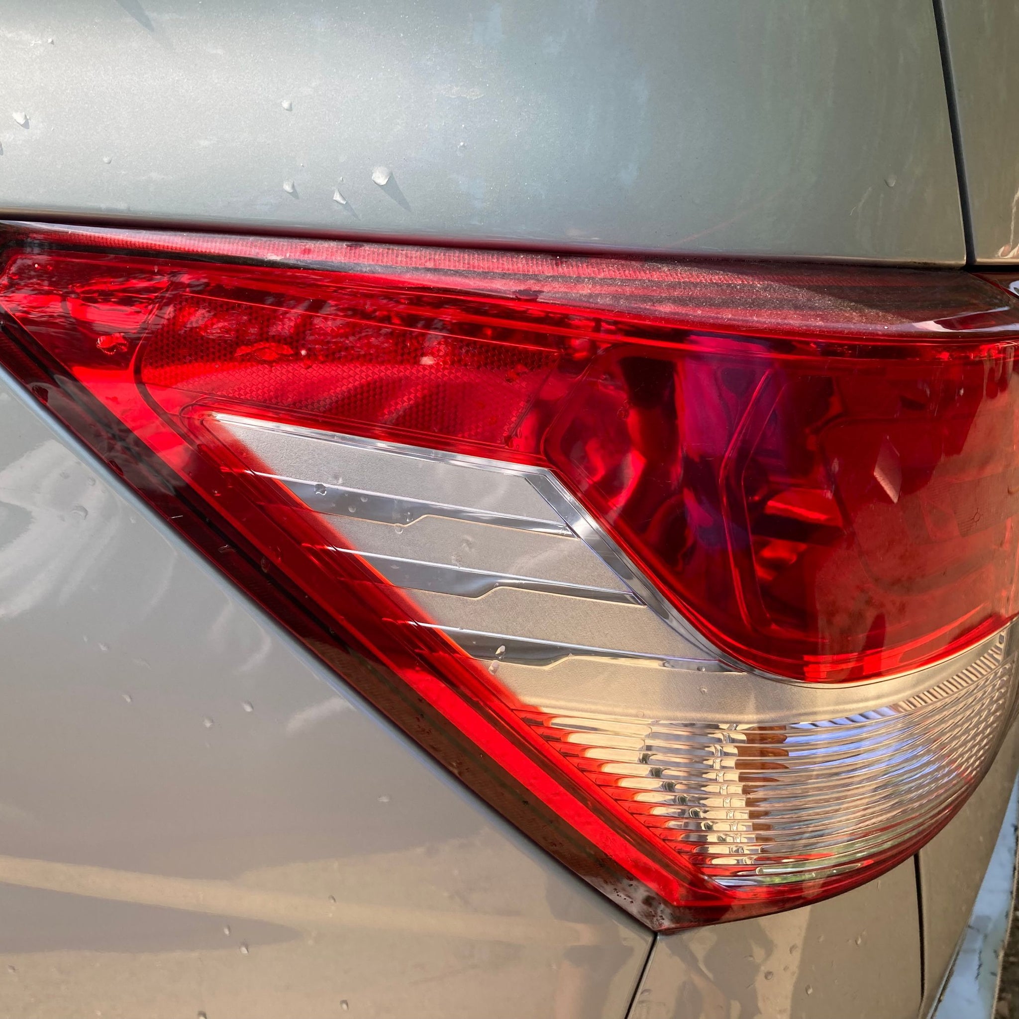 2018 SSANGYONG TURISMO LEFT SIDE REAR OUTER TAIL LIGHT