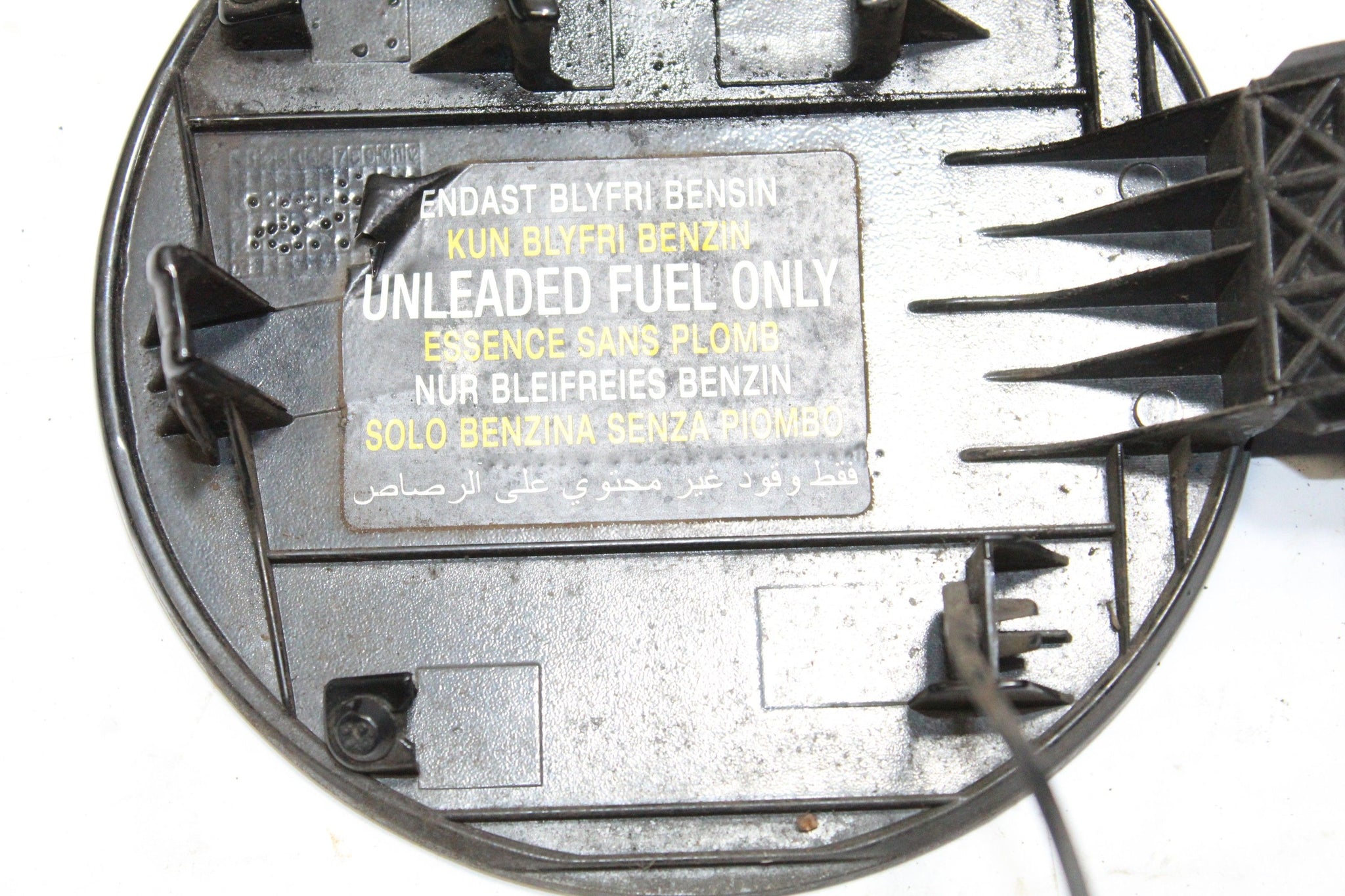 2009 KIA RIO 1.4 Petrol Fuel Flap BLACK and Cap