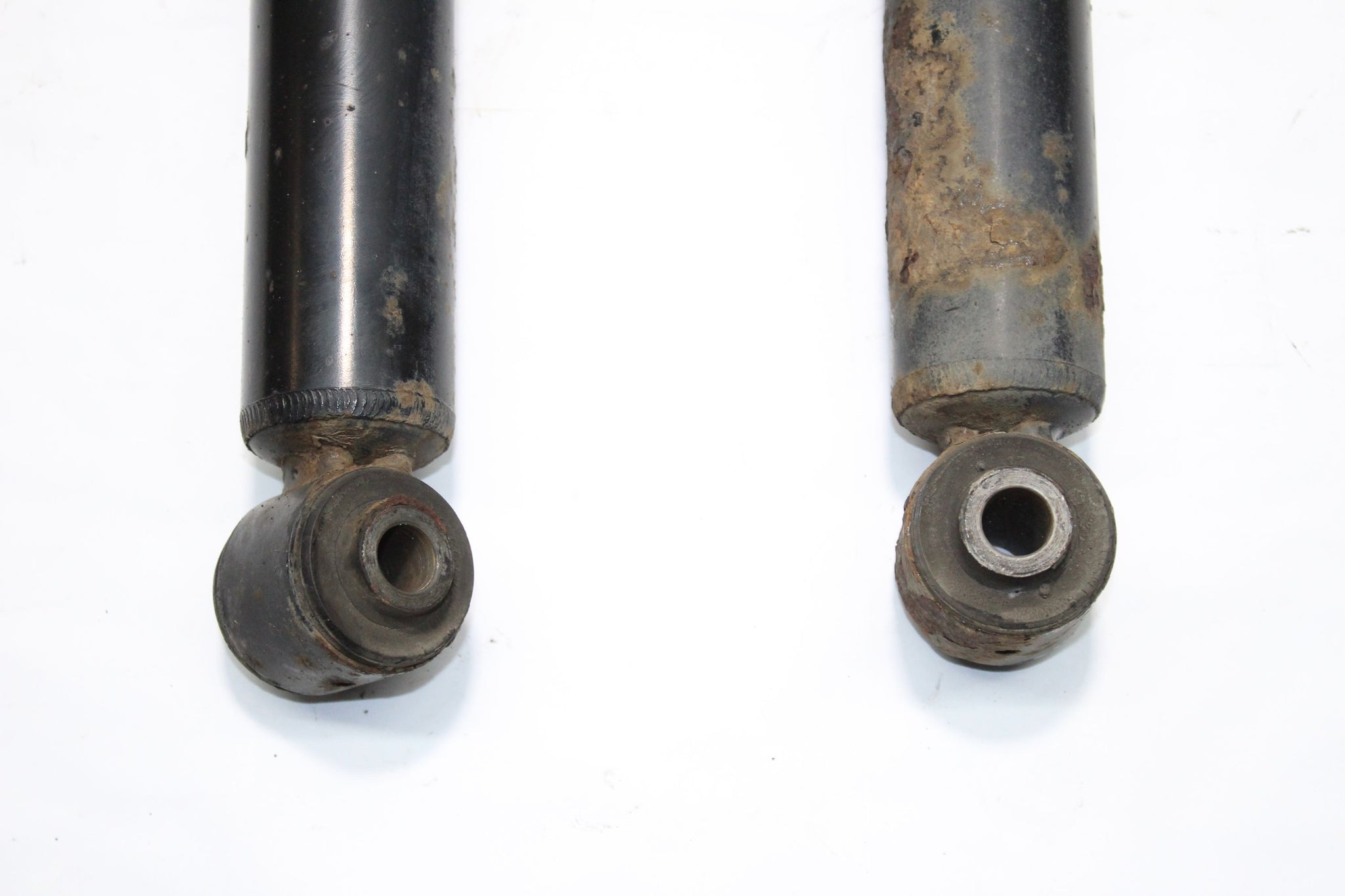 2012 VOLVO XC60 2.0 Rear Shock Absorber Pair 31340478