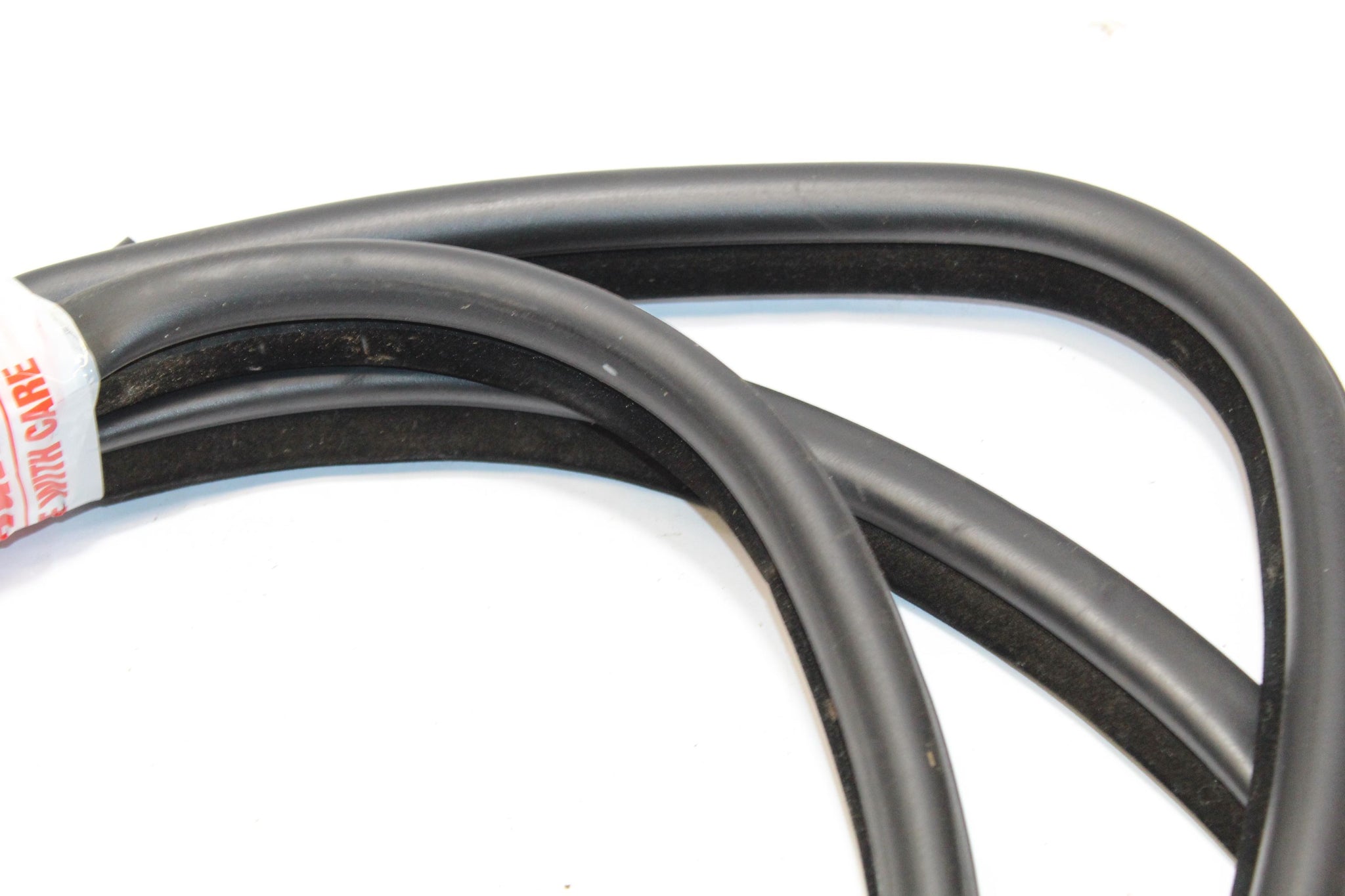 2011 RANGE ROVER VOGUE L322 Left side Rear Door Seal Rubber