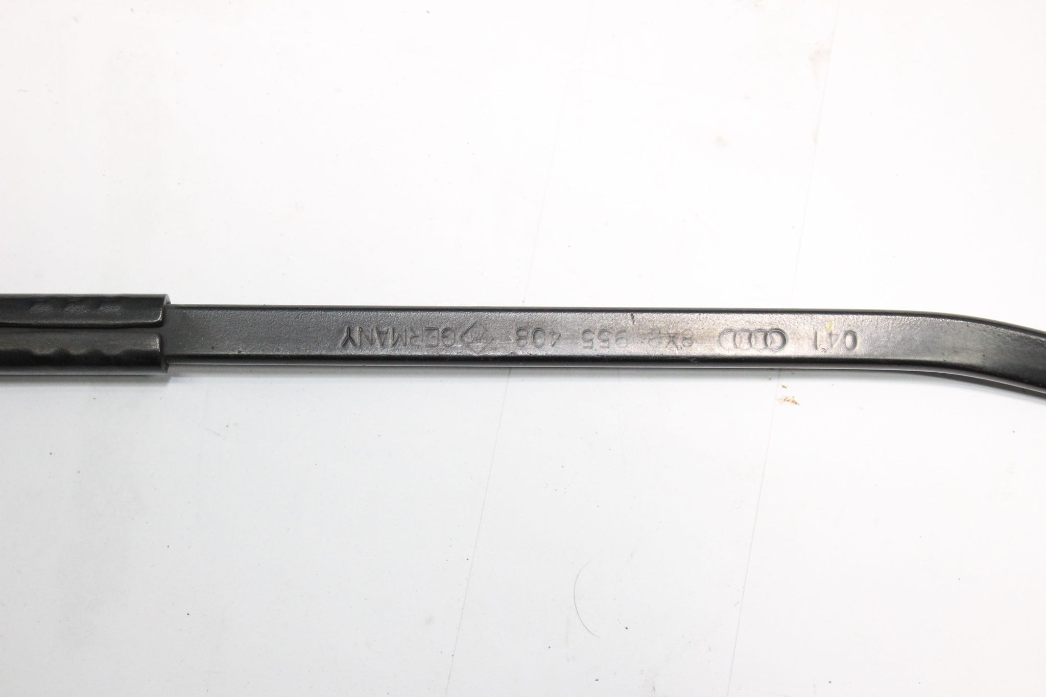 2011 AUDI A1 Wiper Arm Pair 8X2955408 8X2955407
