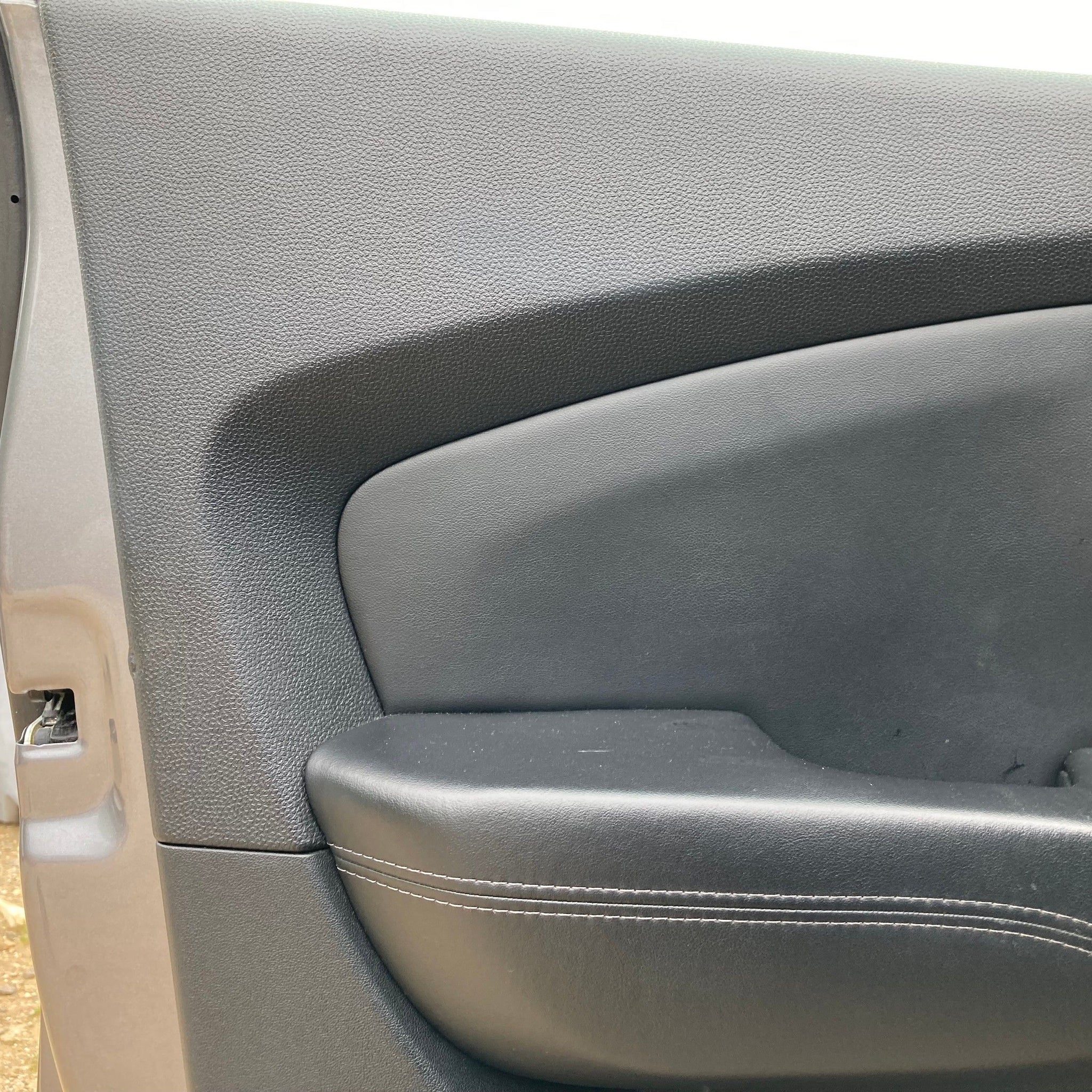 2013 HYUNDAI IX35 Passenger side Front Complete Door GREY