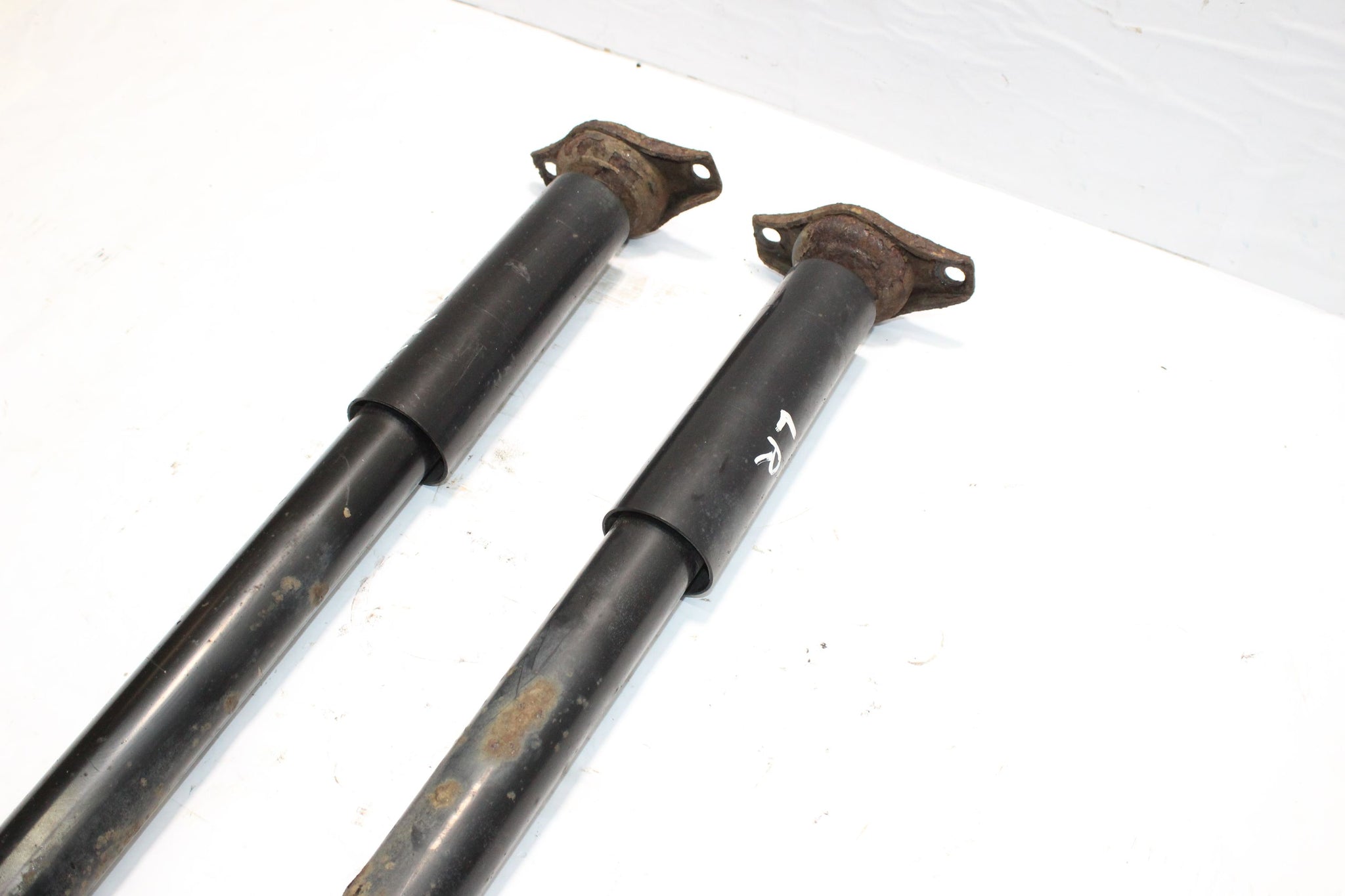 2012 VOLVO XC60 2.0 Rear Shock Absorber Pair 31340478