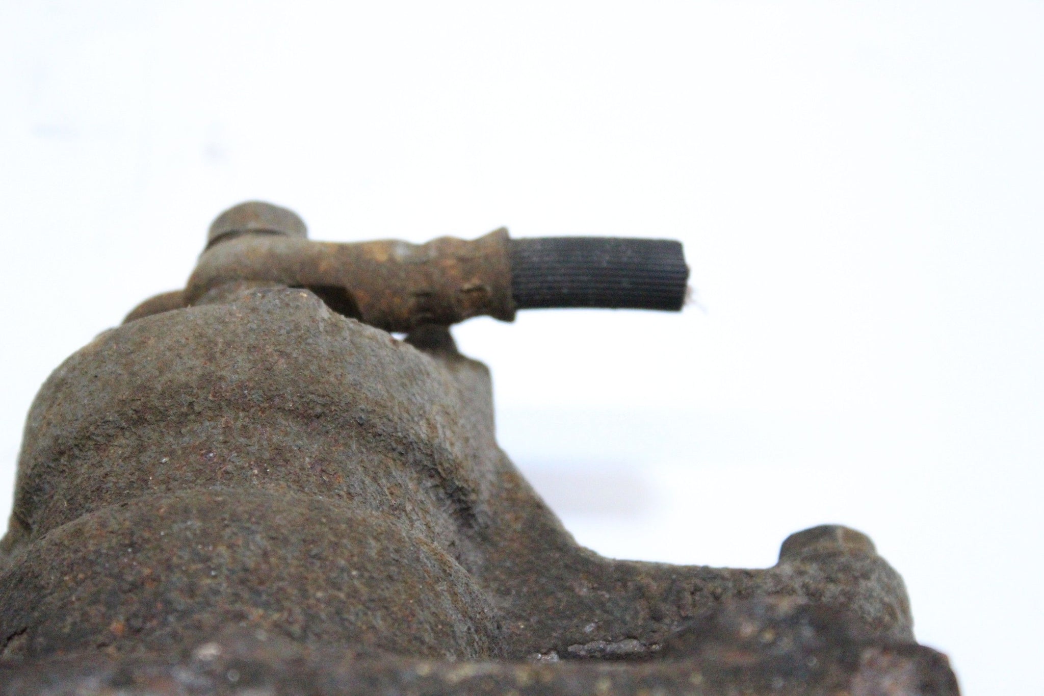 2011 PEUGEOT 107 1.0 Right side Front Brake Caliper