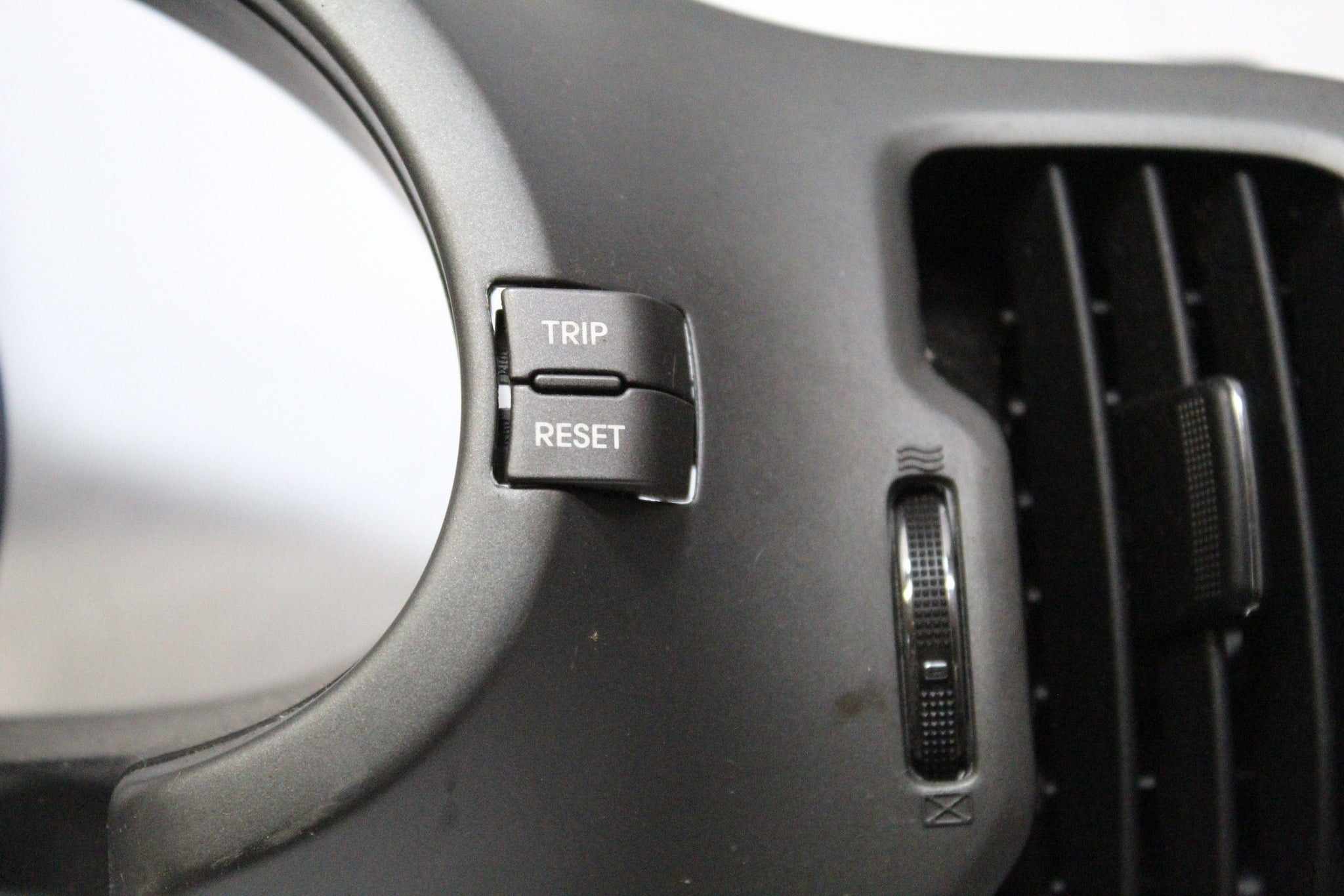 2014 KIA SPORTAGE Right side Dash Speedo Surround Trim and Air Vents