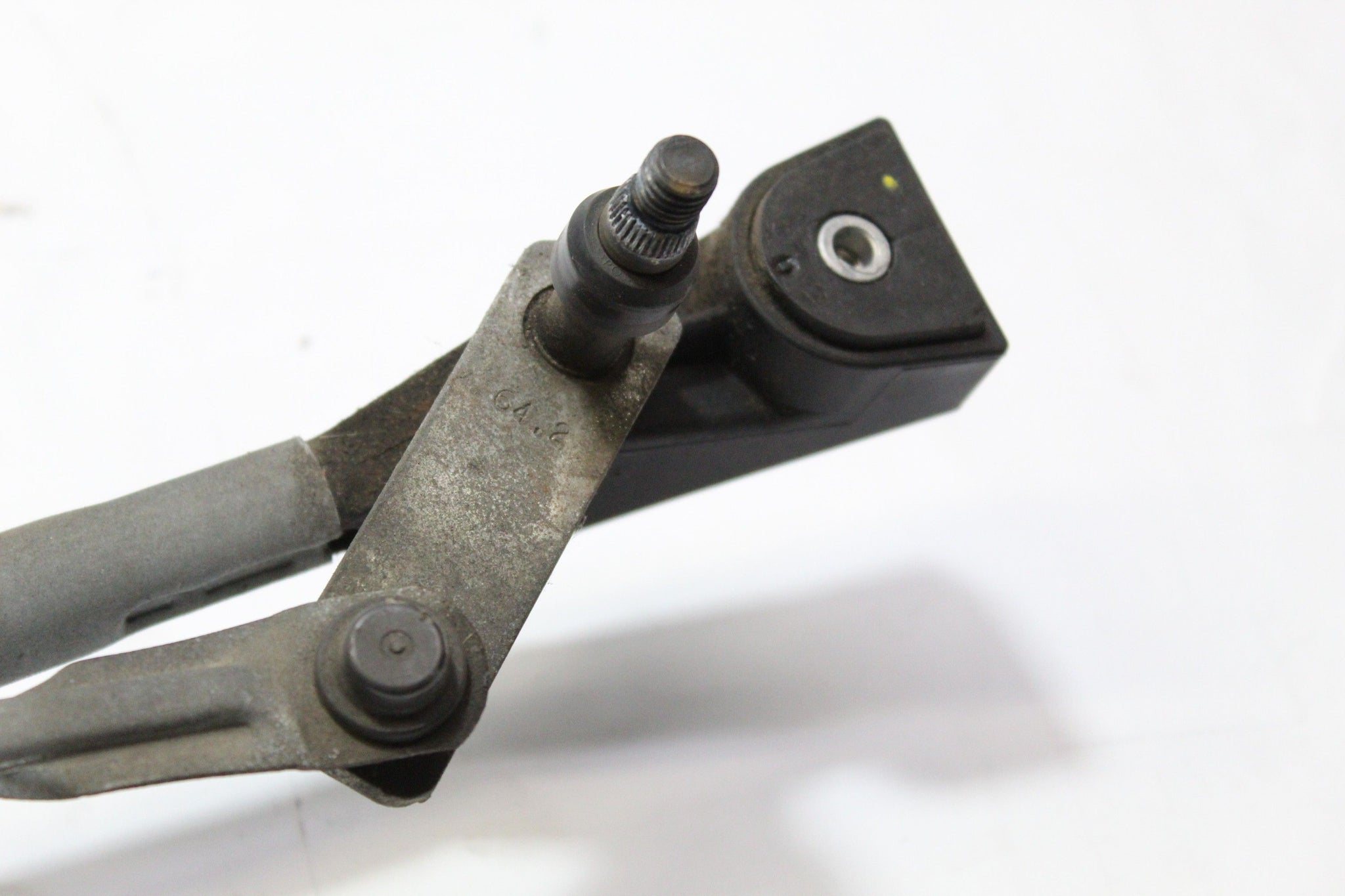 2006 BMW Z4 Front Wiper Motor Linkage 7193987
