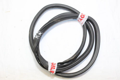2015 LAND ROVER DISCOVERY SPORT Right side Rear Door Seal Rubber