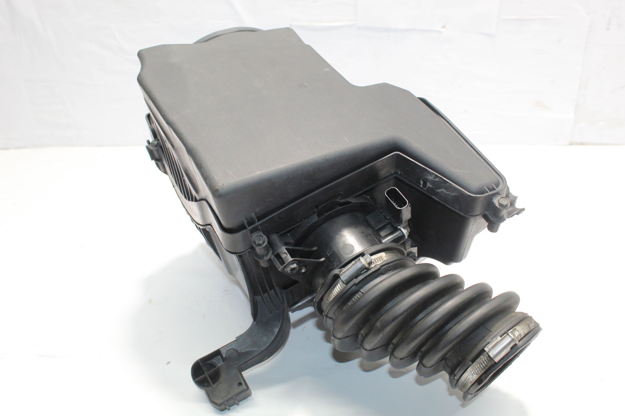 2015 VOLVO V40 1.6 Air Filter Box MAF Sensor AV61-9600