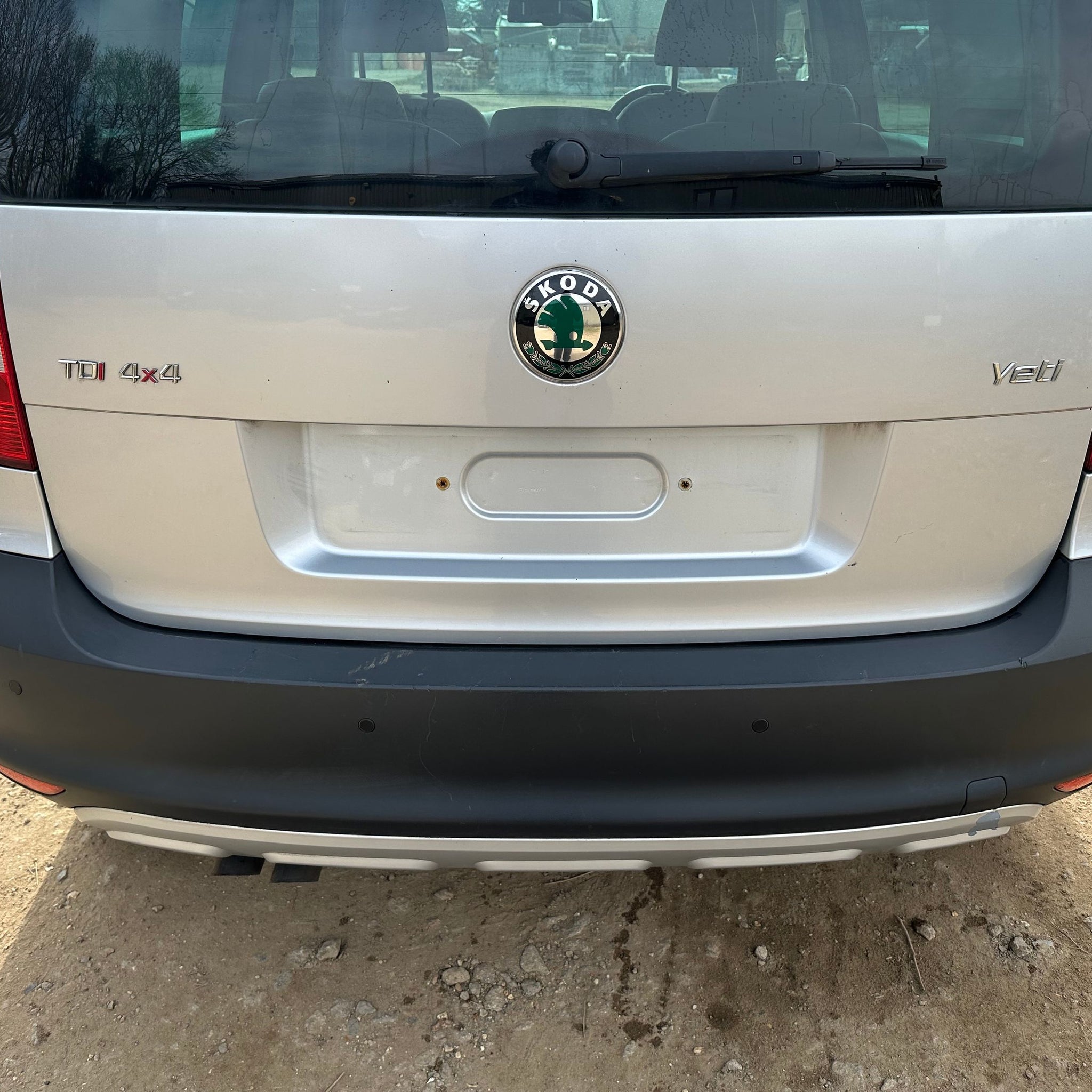 2013 SKODA YETI COMPLETE REAR BUMPER