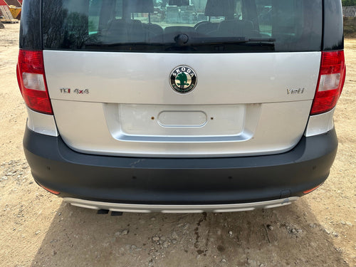 2013 SKODA YETI COMPLETE REAR BUMPER
