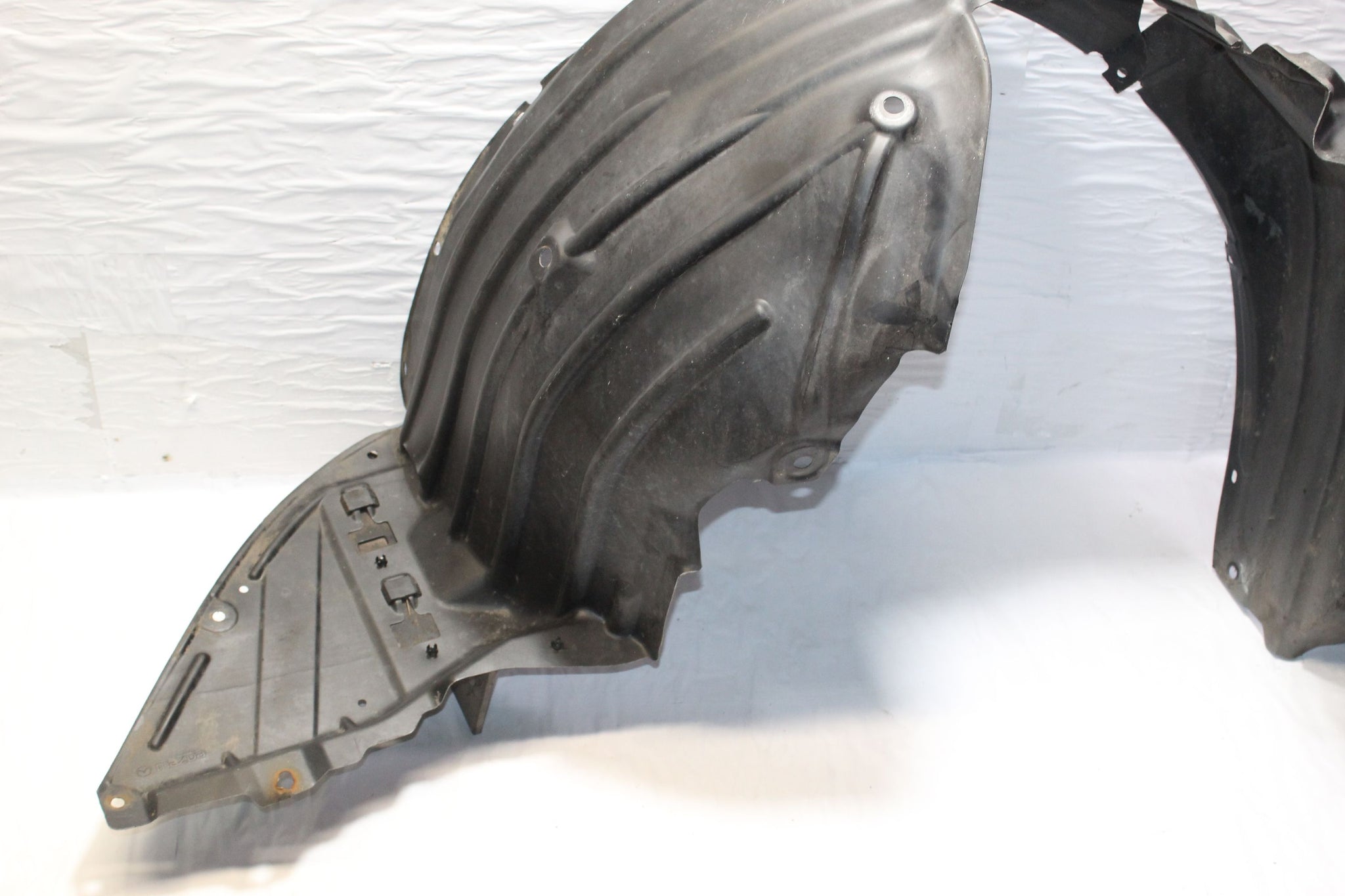 2015 MAZDA 3 Right side Front Splash Guard B45A