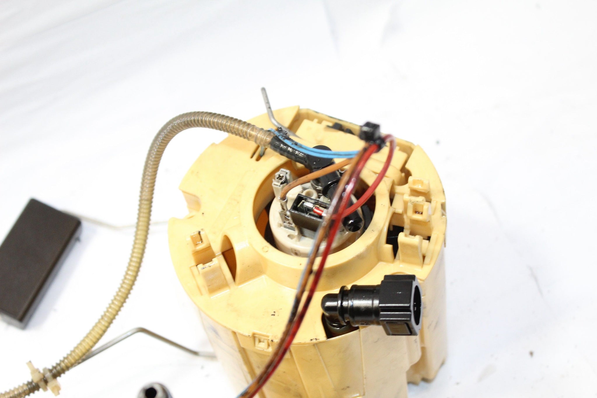 2007 Mercedes R Class W251 3.0 fuel pump sender unit A2514700594