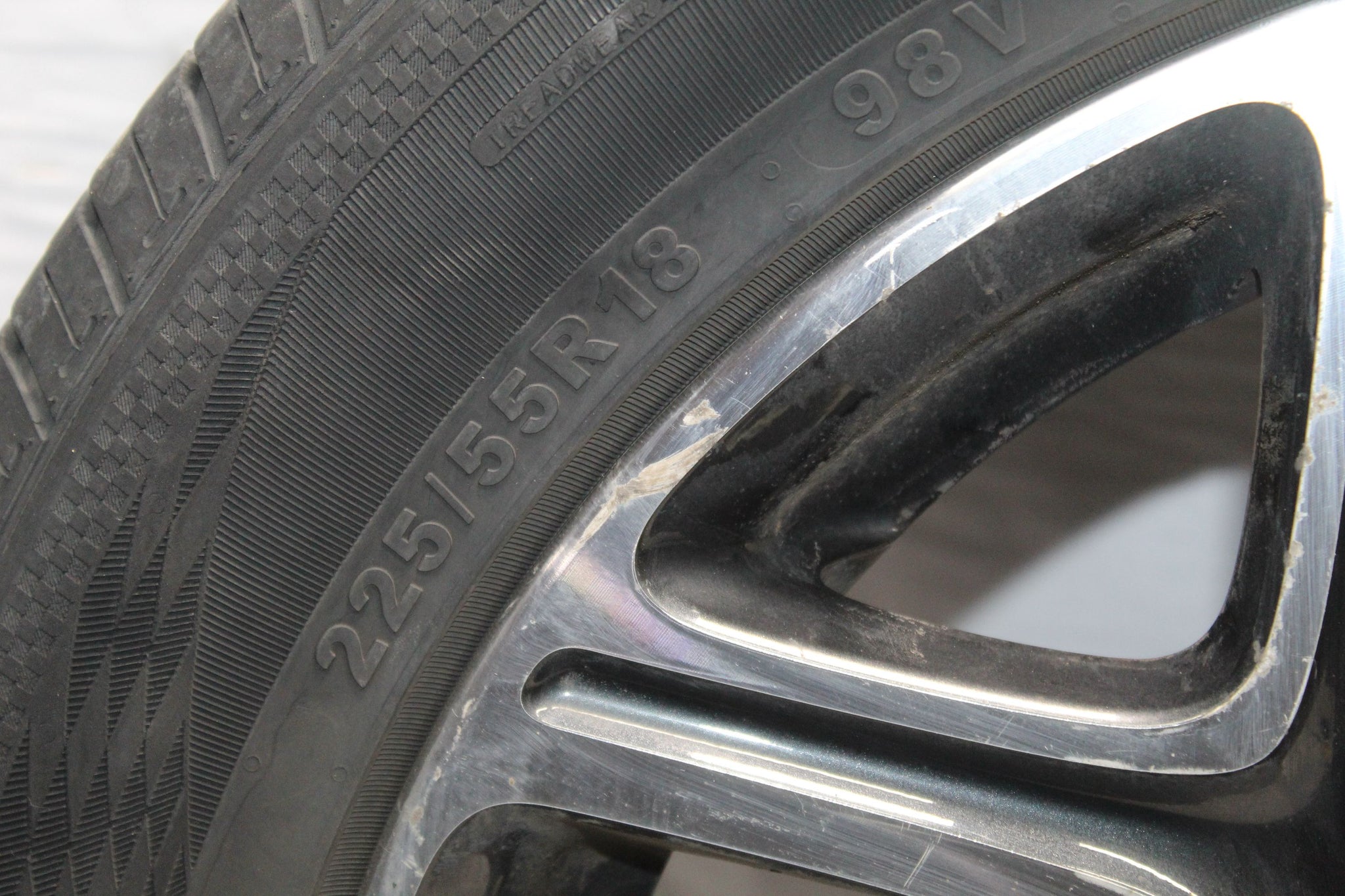 2014 MITSUBISHI OUTLANDER MK3 225 / 55 R18 5.9MM