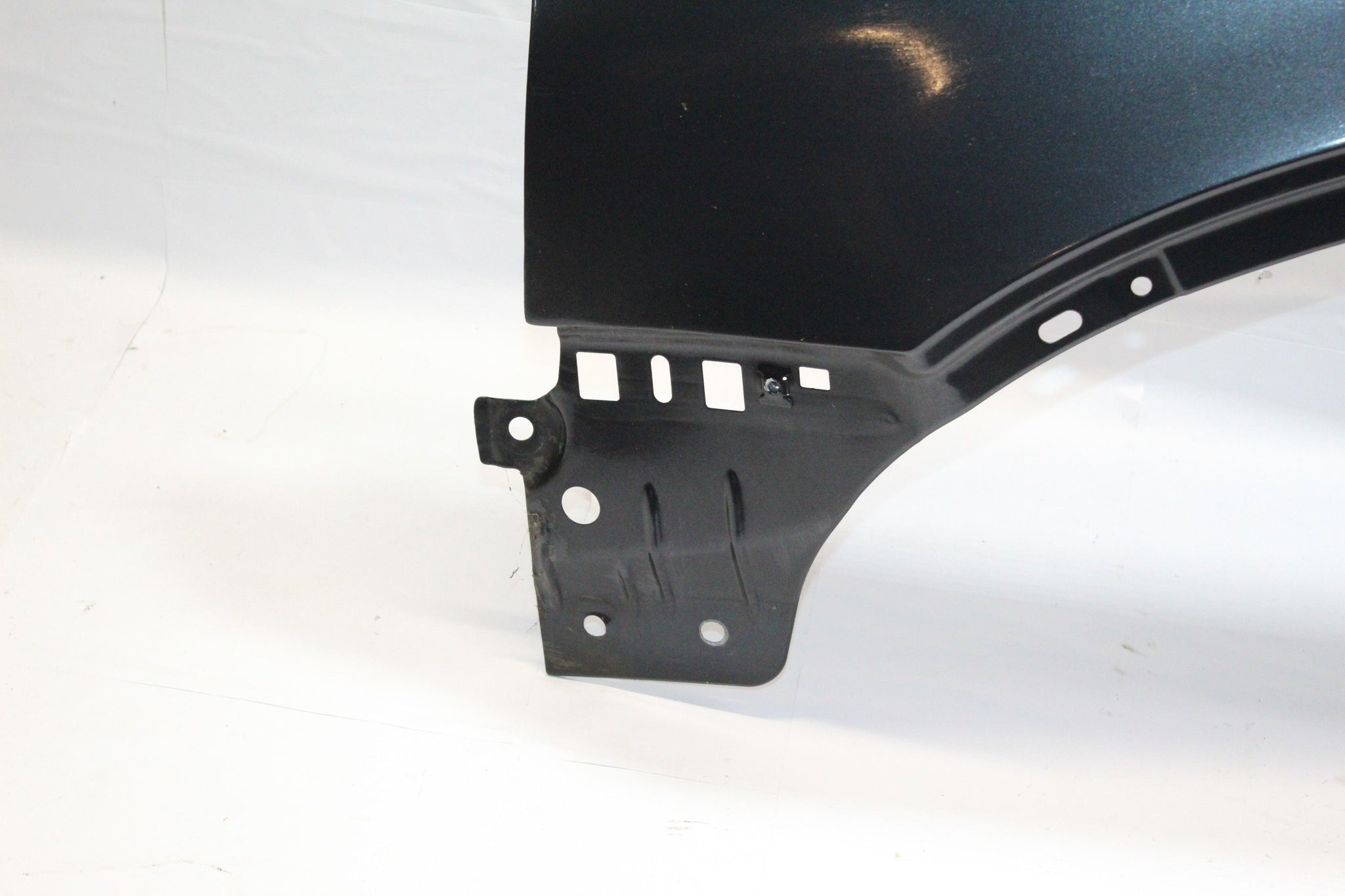 Volvo XC90 Wing Left Passenger Side Front 2010